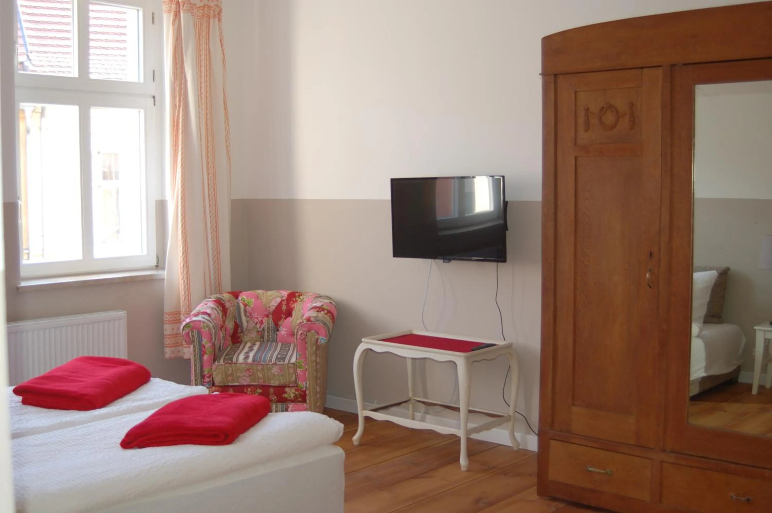Bedroom, Bed in Schloss-und Seeblick Apartment