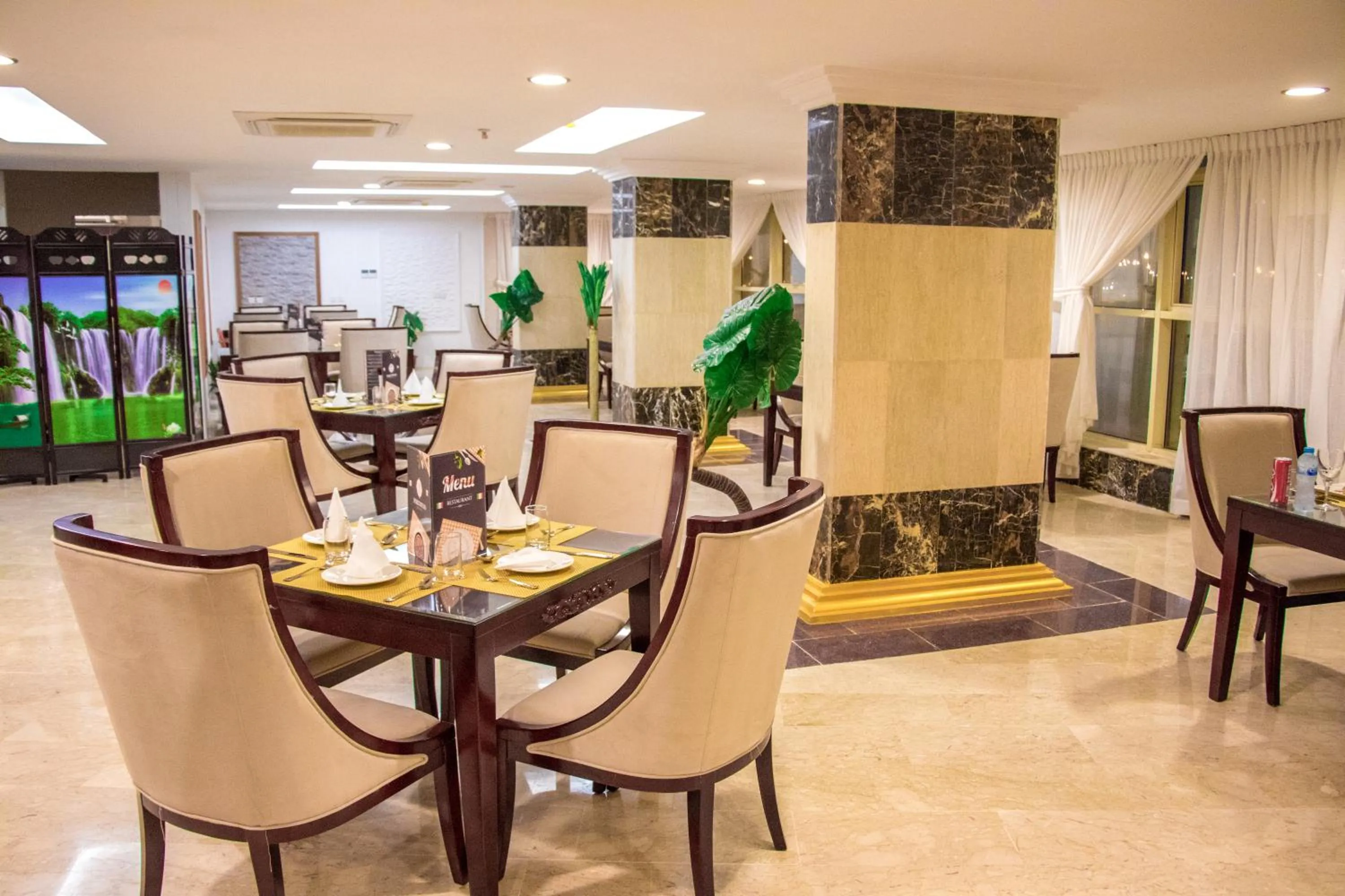 Restaurant/places to eat in Alazhar Palace Hotel