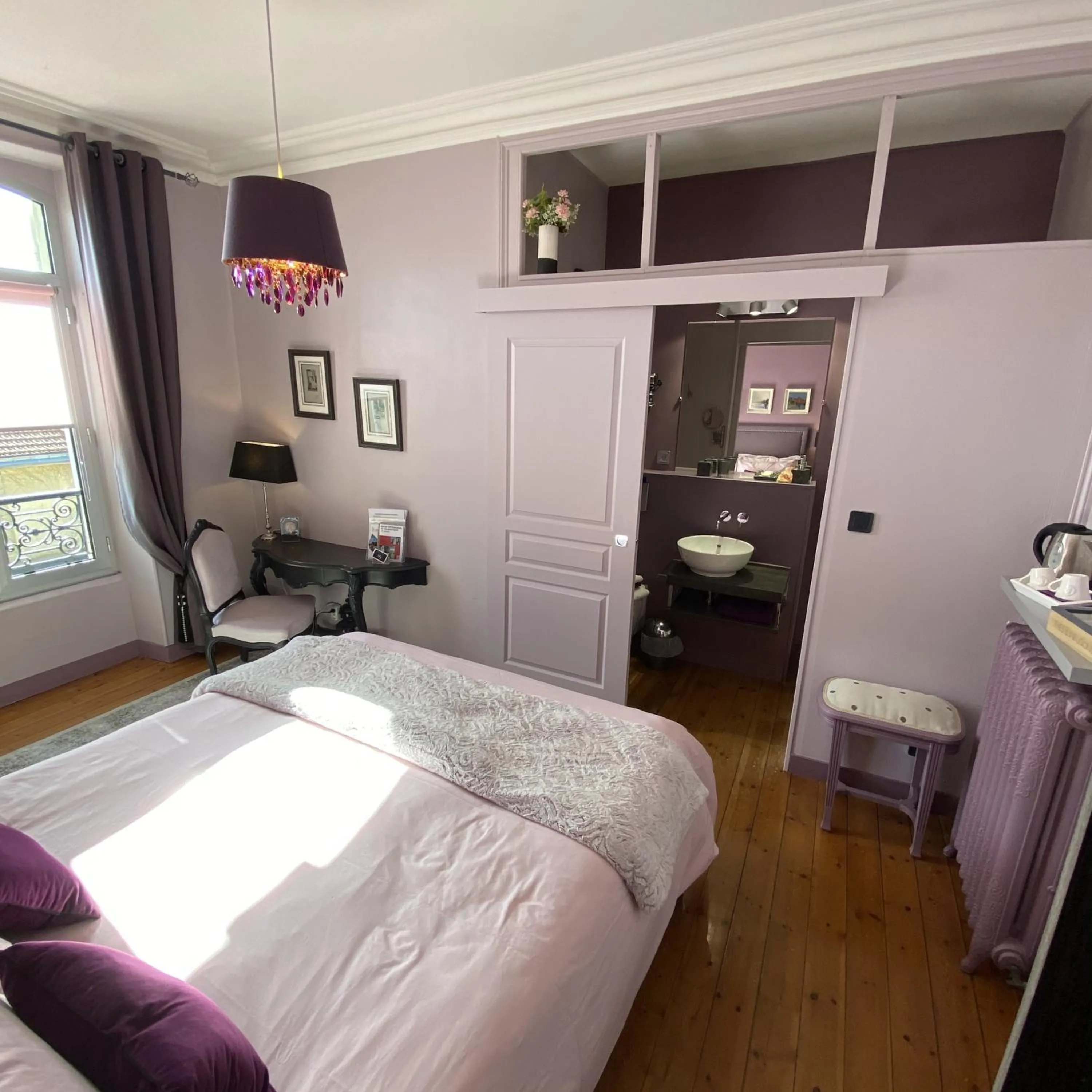 Double Room with Garden View in Les Lamartine-chambres d'hôtes