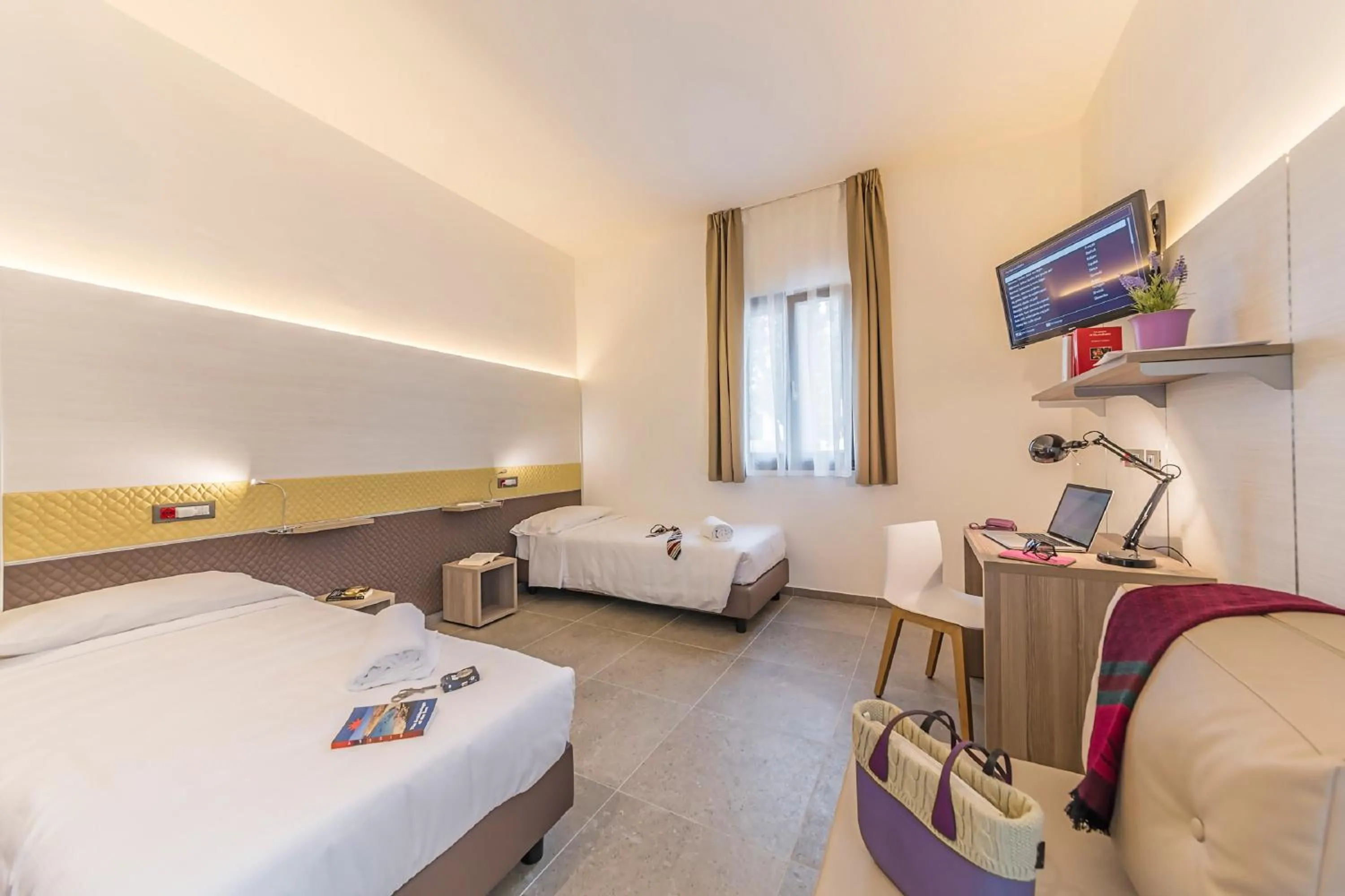 Photo of the whole room, Bed in Camplus Palermo Normanni - Casa per ferie