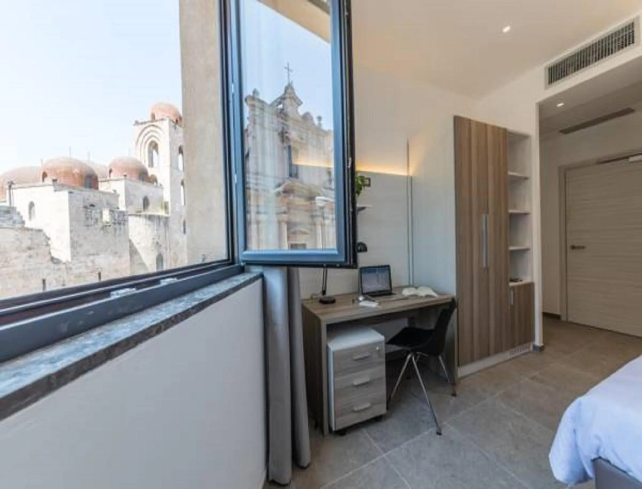 City view, Bed in Camplus Palermo Normanni - Casa per ferie