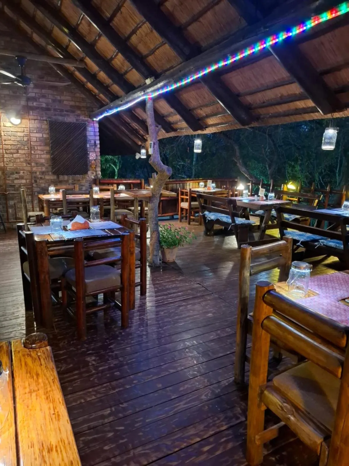 Restaurant/places to eat in Jabula Kruger Safari Lodge
