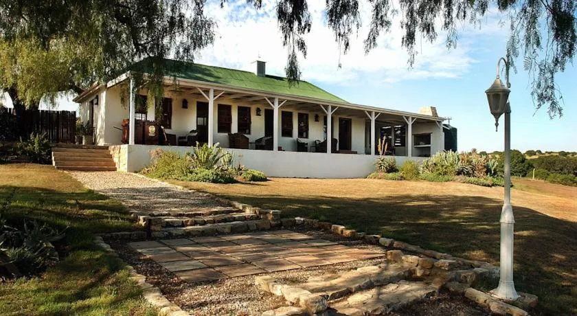Property building in Leeuwenbosch Shearers Lodge - Amakhala Game Reserve