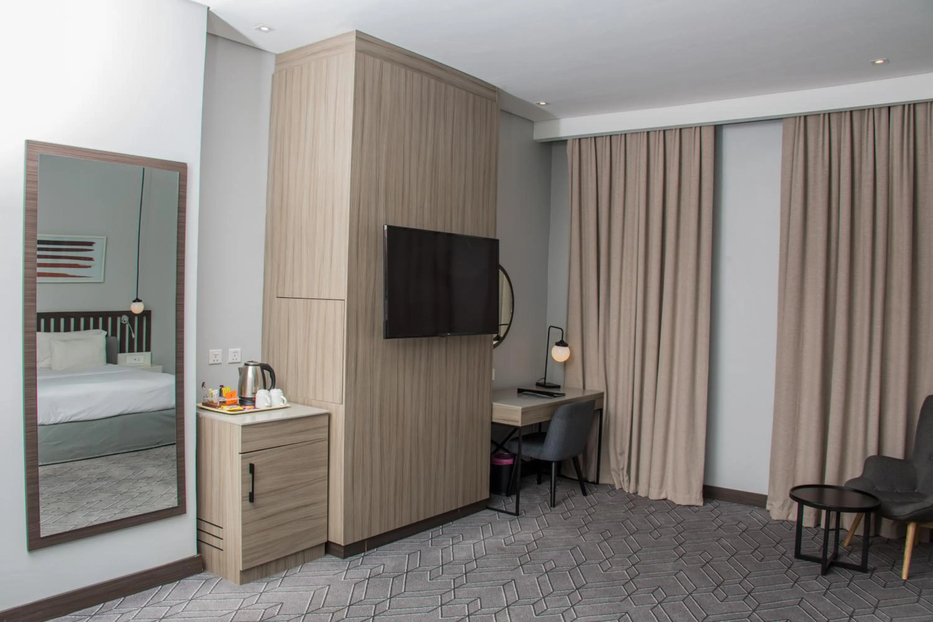 TV and multimedia, Bed in Radisson Lagos Ikeja