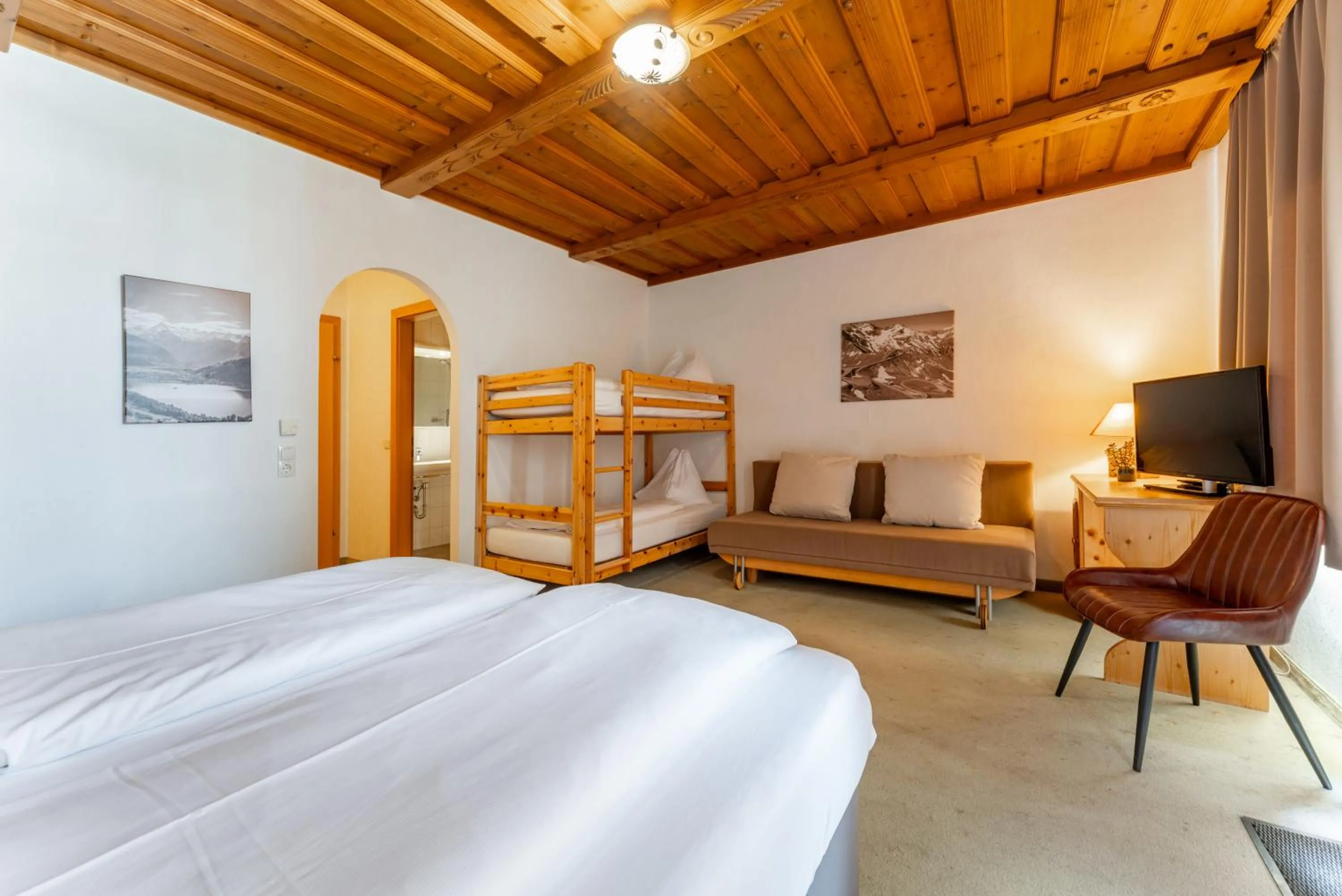 Bedroom, Bed in Hotel Gasthof Post