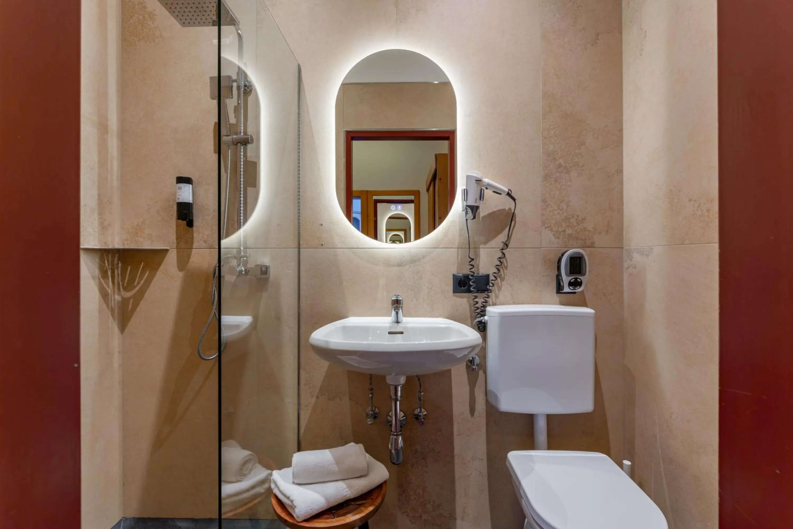 Shower in Hotel Gasthof Post