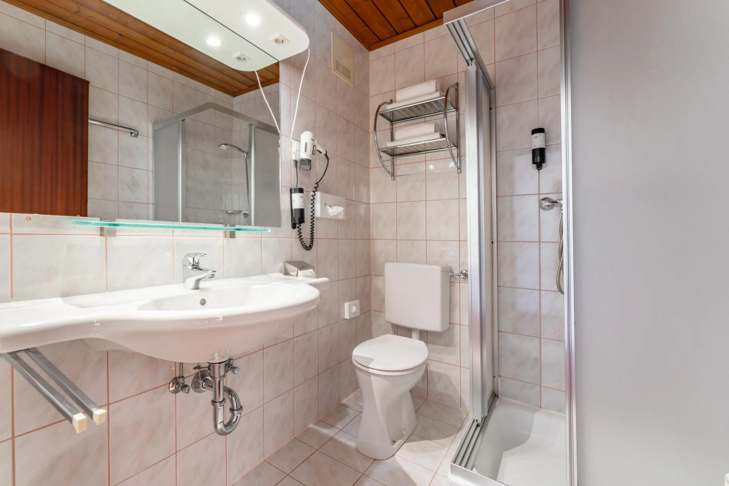 Bathroom in Hotel Gasthof Post