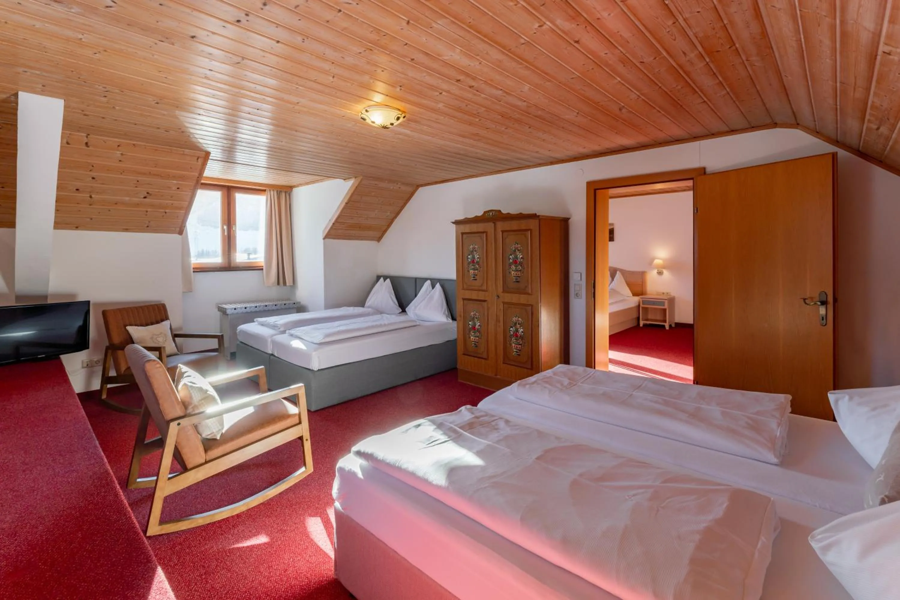 Seating area, Bed in Hotel Gasthof Post