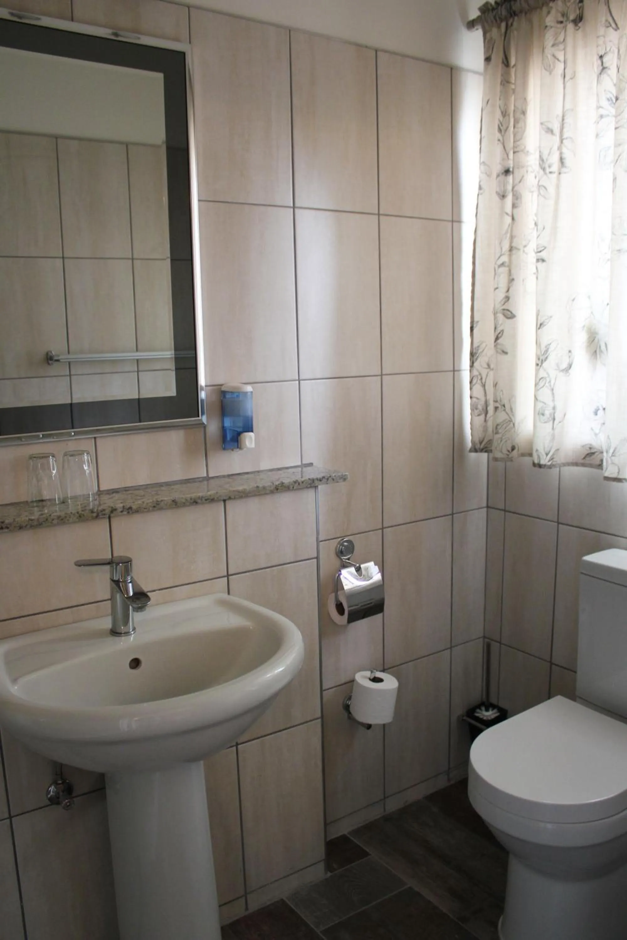 Bathroom in Omaruru Guesthouse