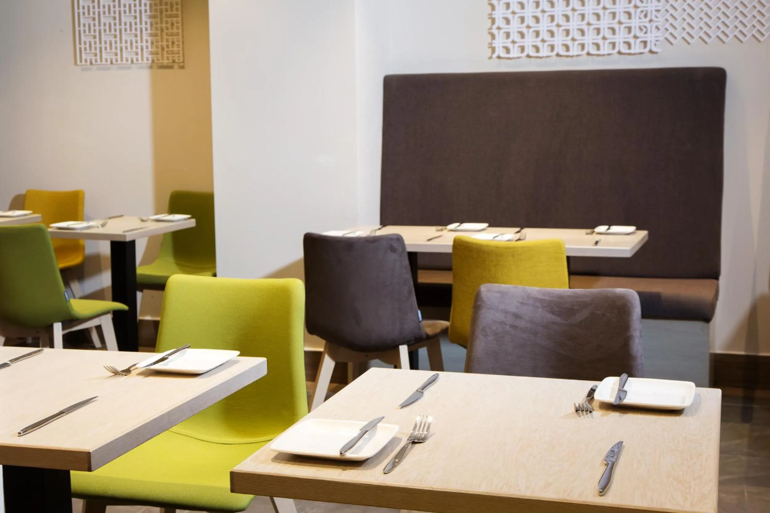 Restaurant/places to eat in Ddream Hotel