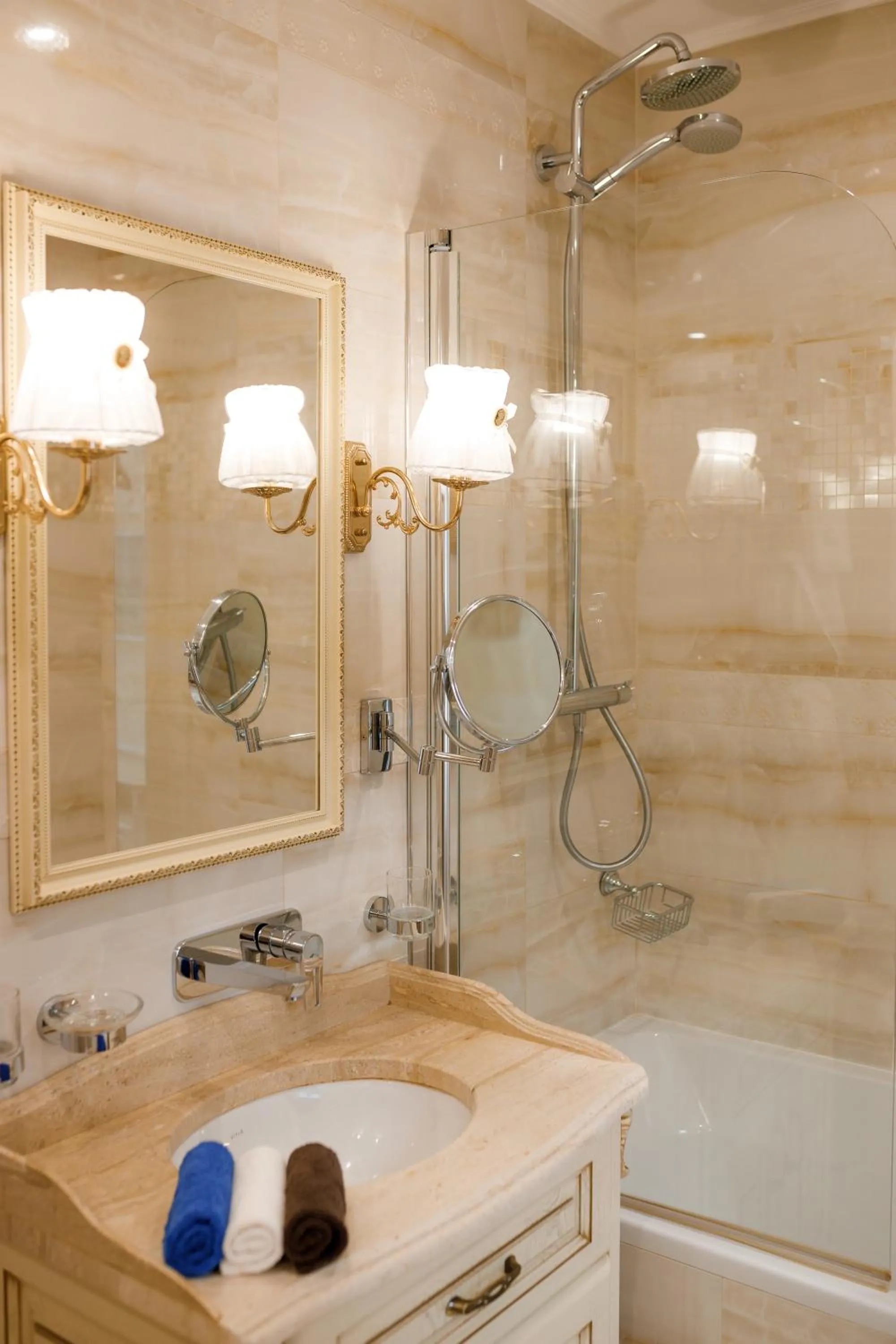 Bath in Chevalier Hotel & SPA