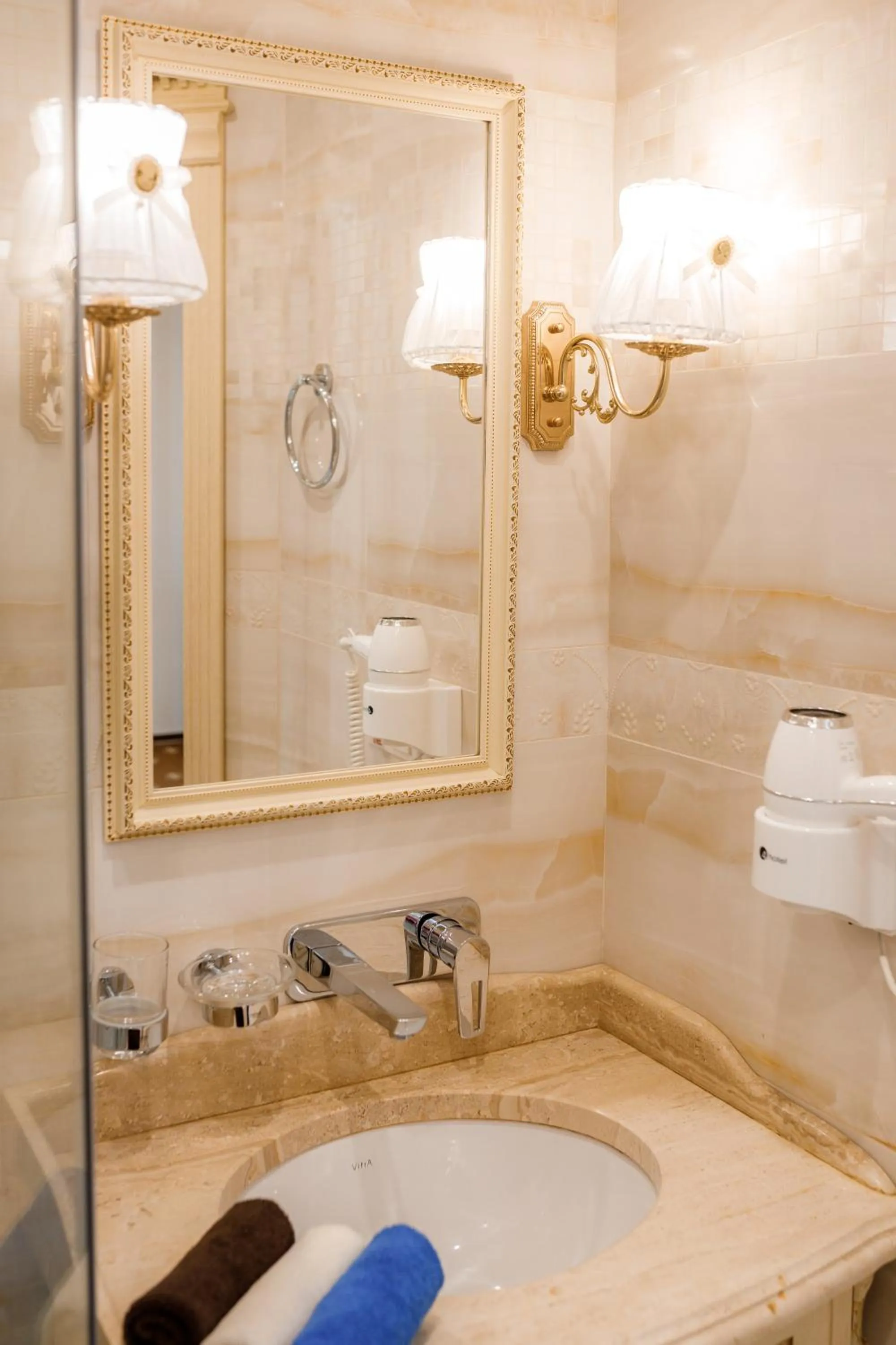 Bath in Chevalier Hotel & SPA