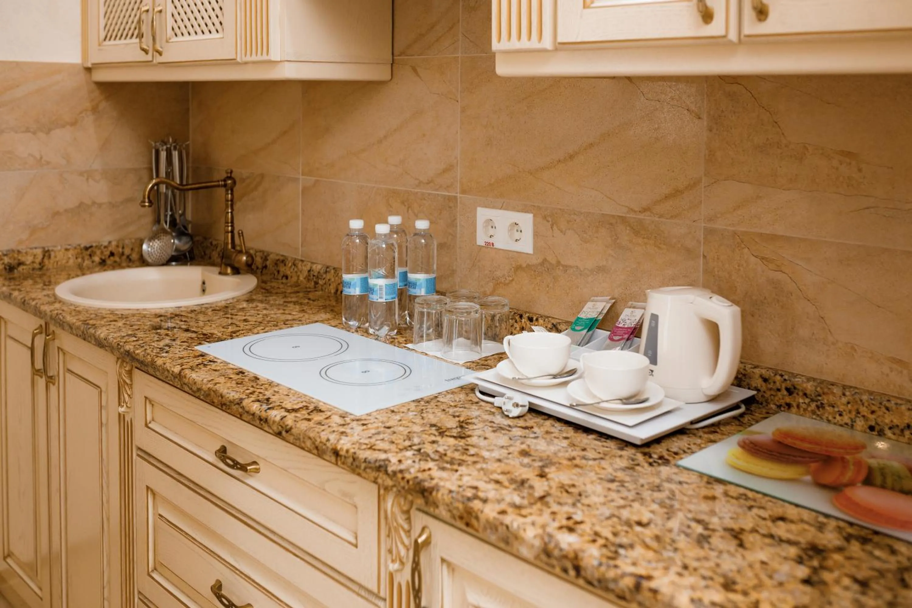 Coffee/tea facilities in Chevalier Hotel & SPA