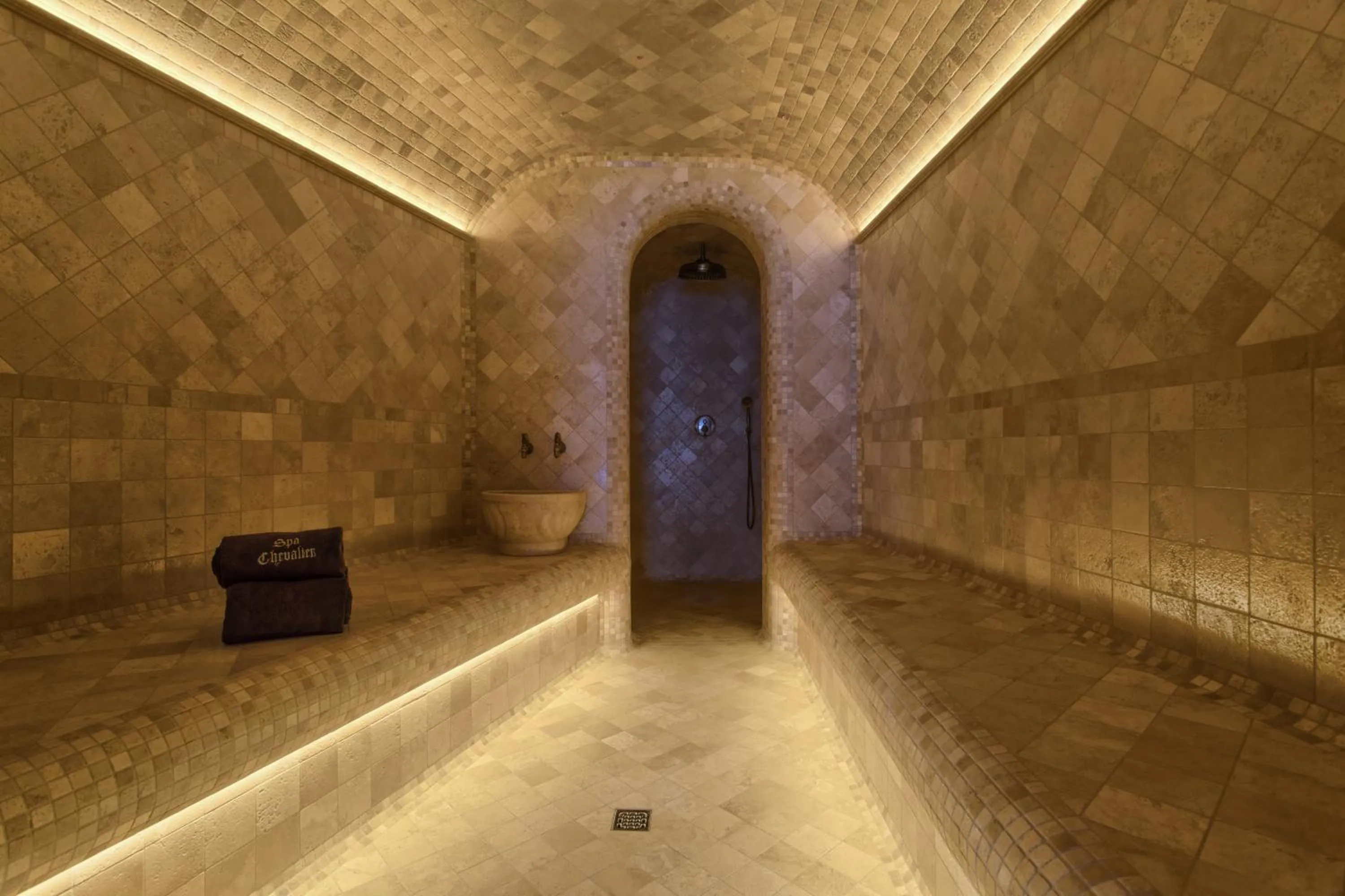 Steam room in Chevalier Hotel & SPA