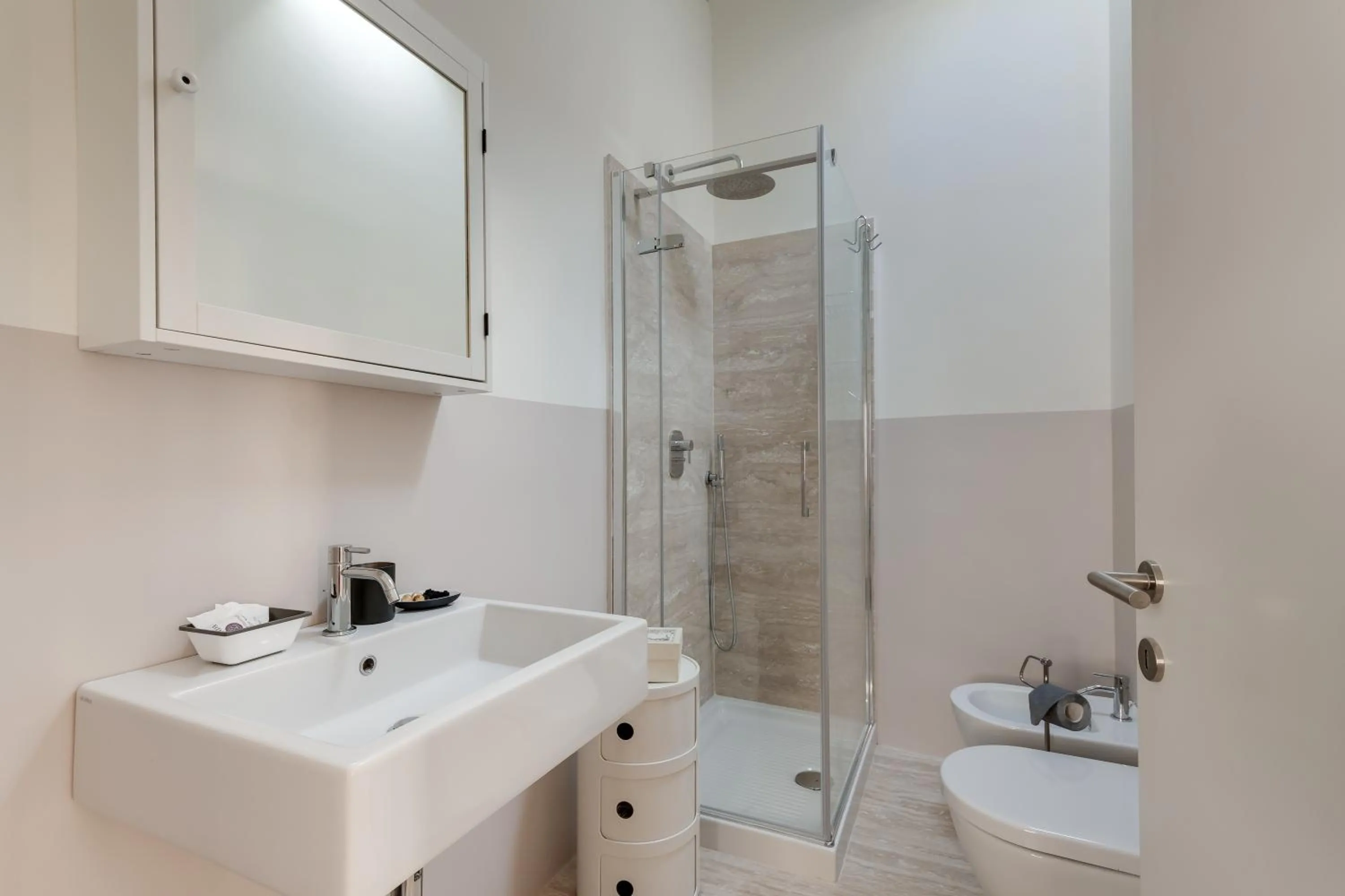 Bathroom in Apartments Florence - Santa Maria Balcony