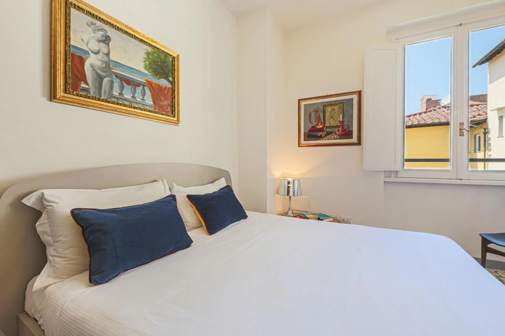 Bedroom, Bed in Apartments Florence - Santa Maria Balcony
