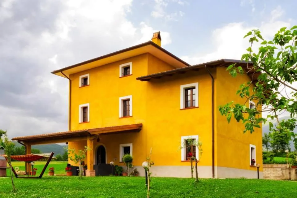Facade/entrance in Viale dei Ciliegi