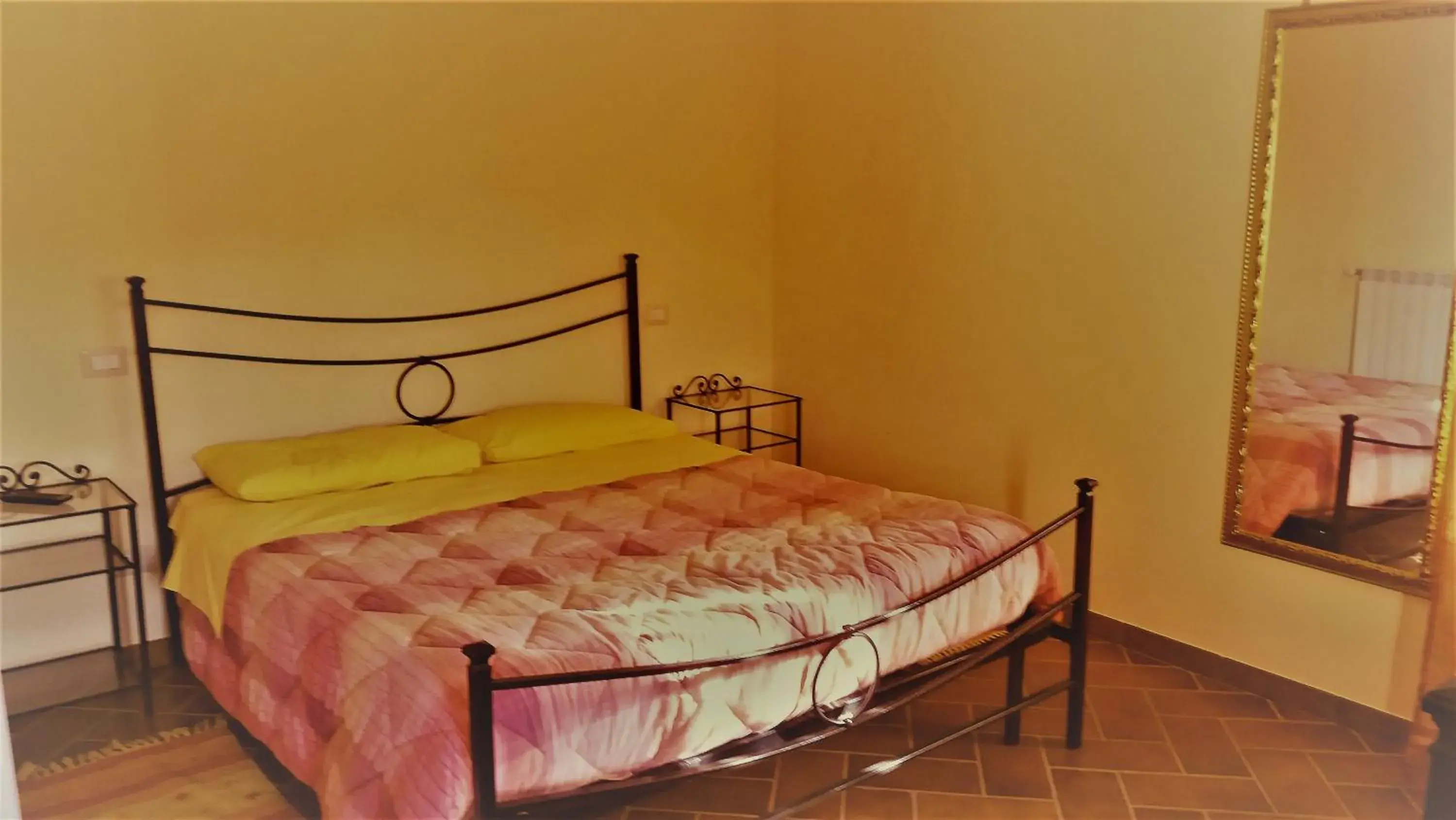 Triple Room with Bathroom - single occupancy in Viale dei Ciliegi Triple Room with Bathroom - single occupancy in Viale dei Ciliegi