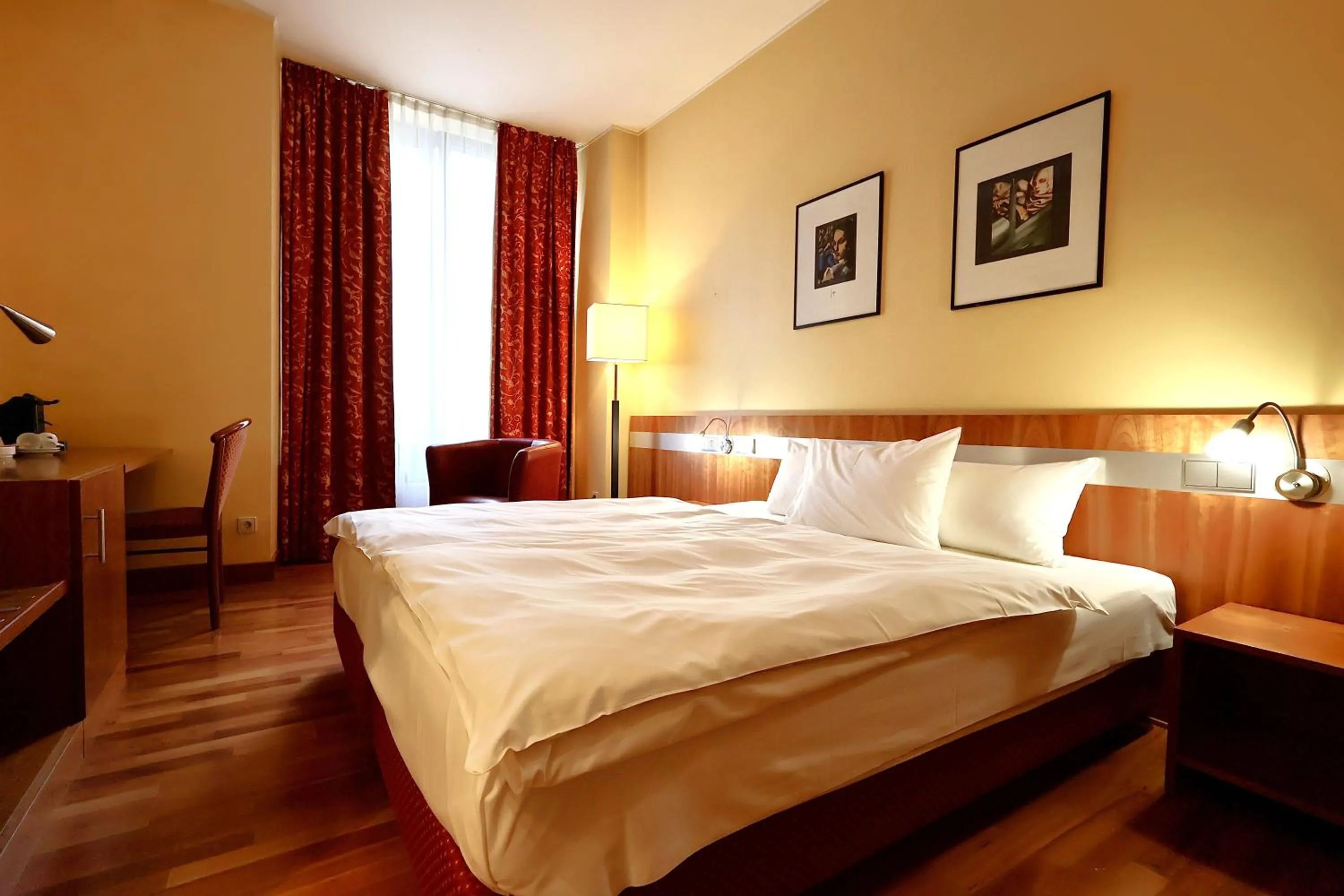 Bed in HOTEL de la POSTE