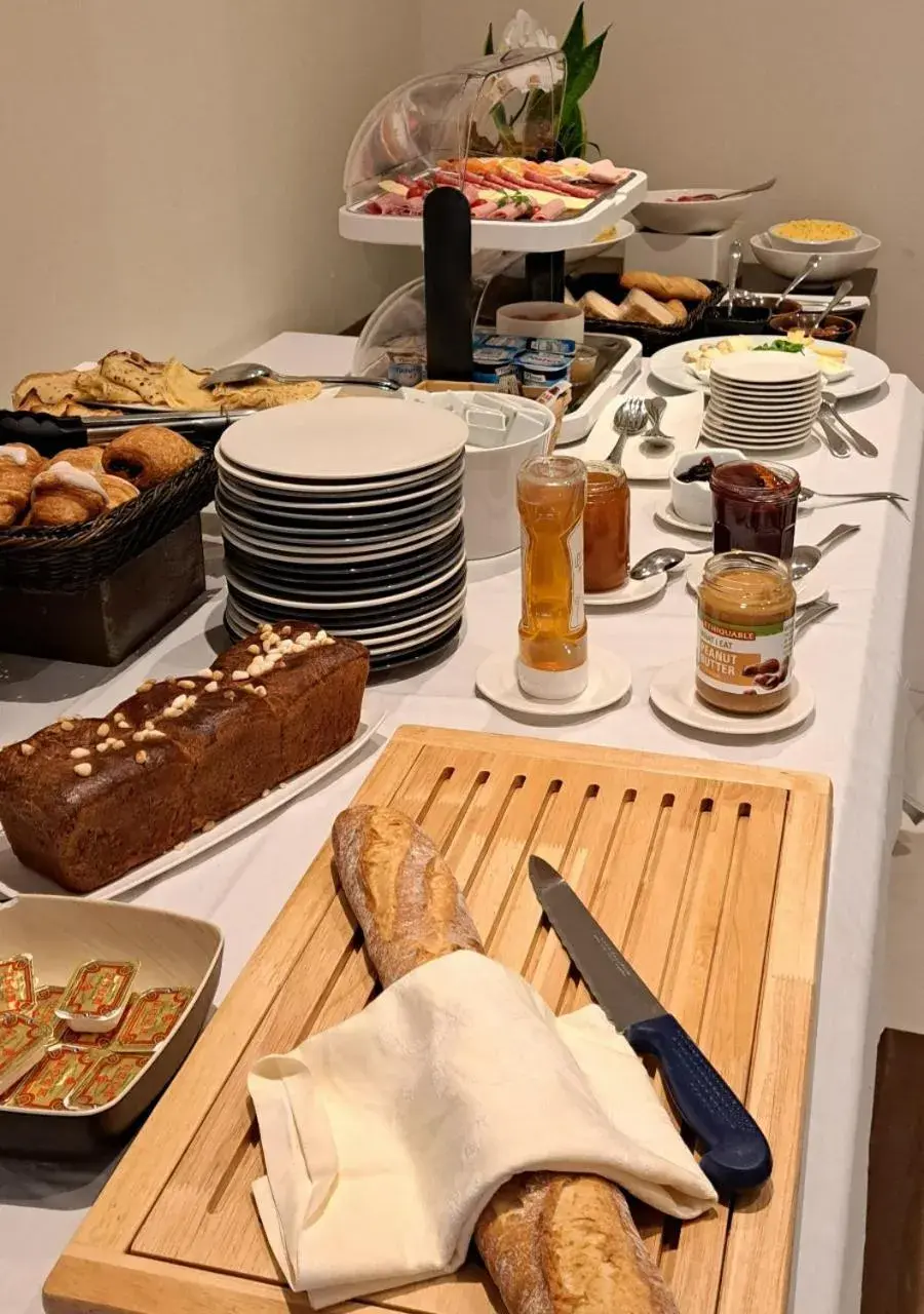 Breakfast in HOTEL de la POSTE Breakfast in HOTEL de la POSTE