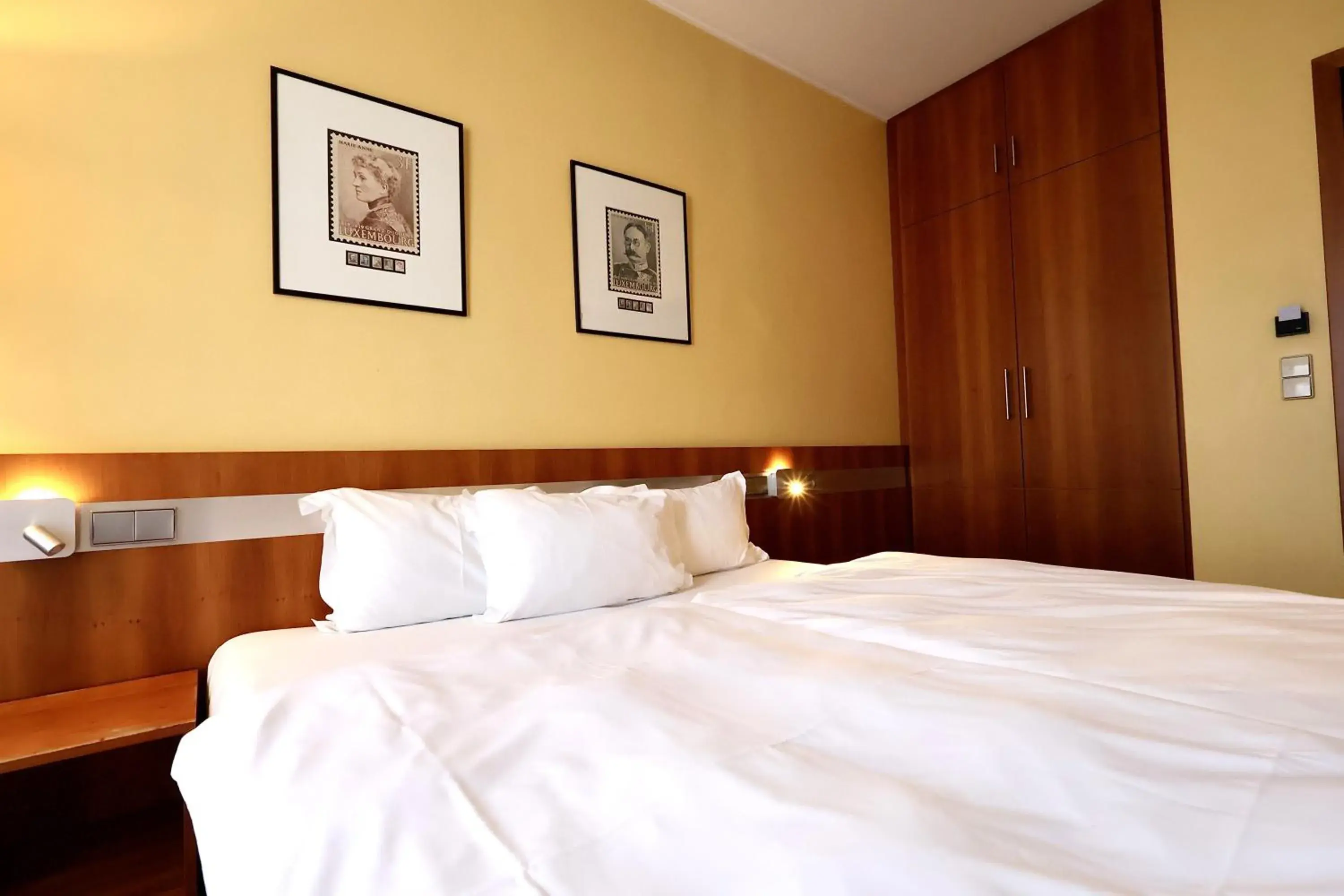 Bed in HOTEL de la POSTE Bed in HOTEL de la POSTE