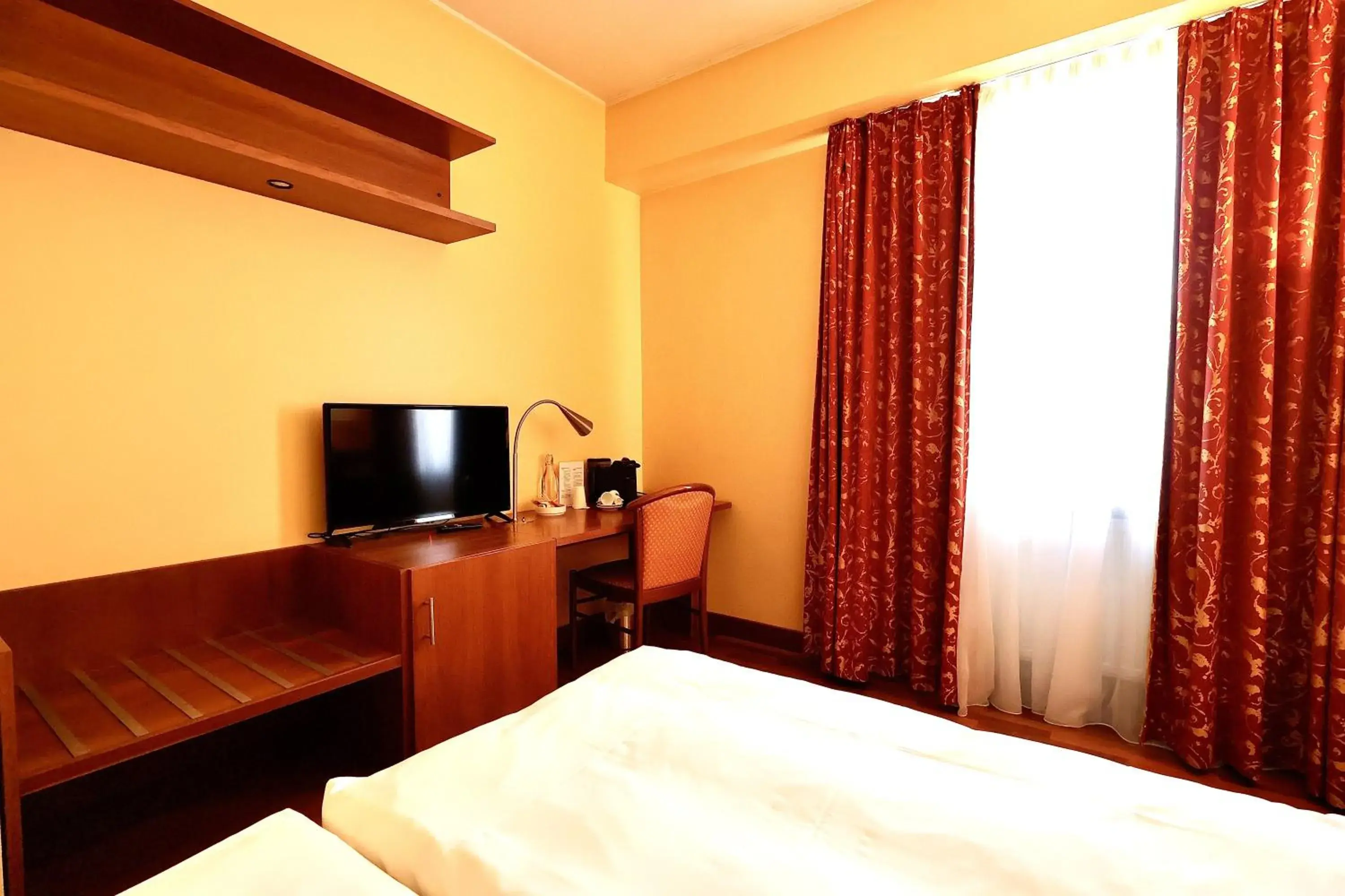 Bed in HOTEL de la POSTE Bed in HOTEL de la POSTE