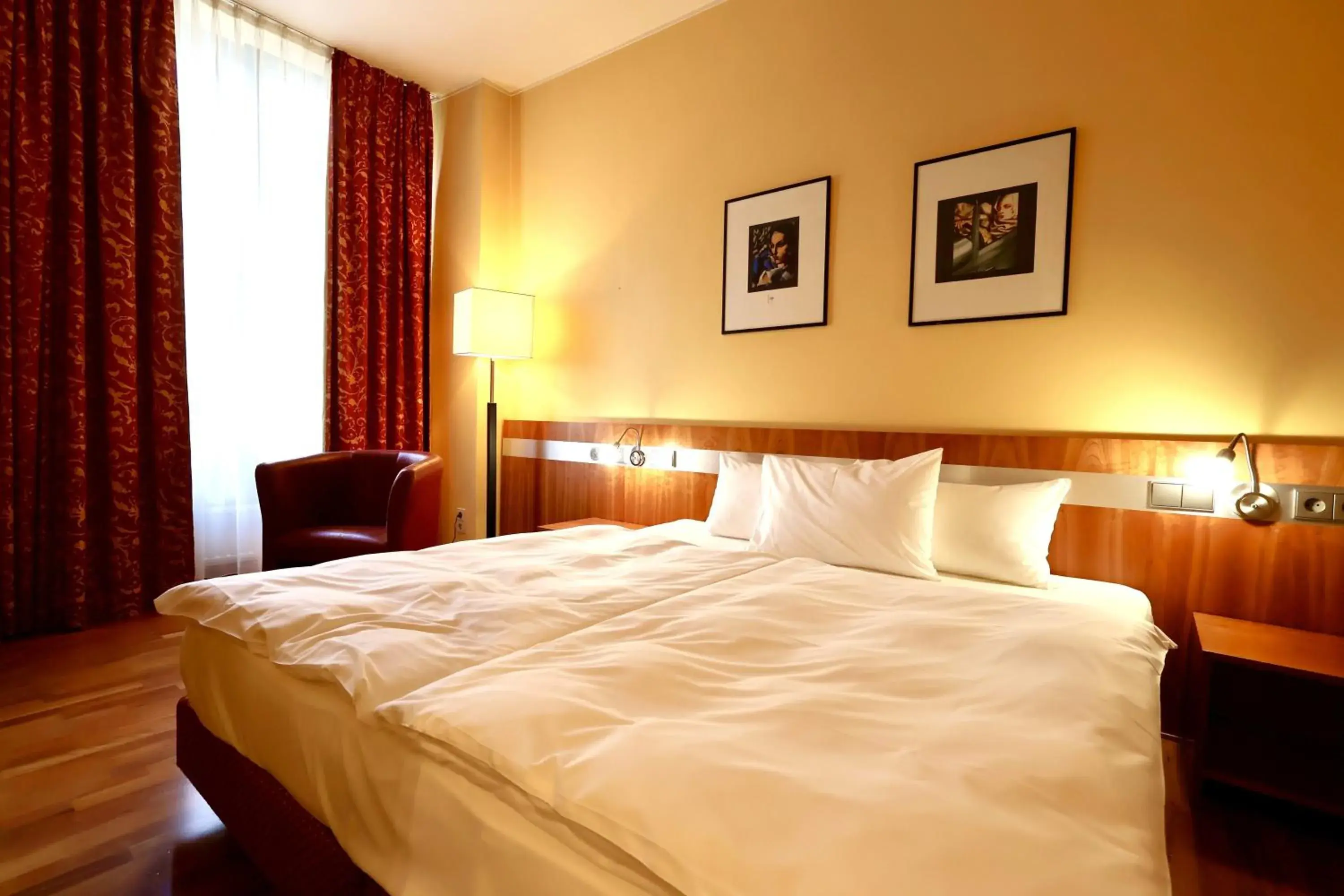 Bed in HOTEL de la POSTE Bed in HOTEL de la POSTE