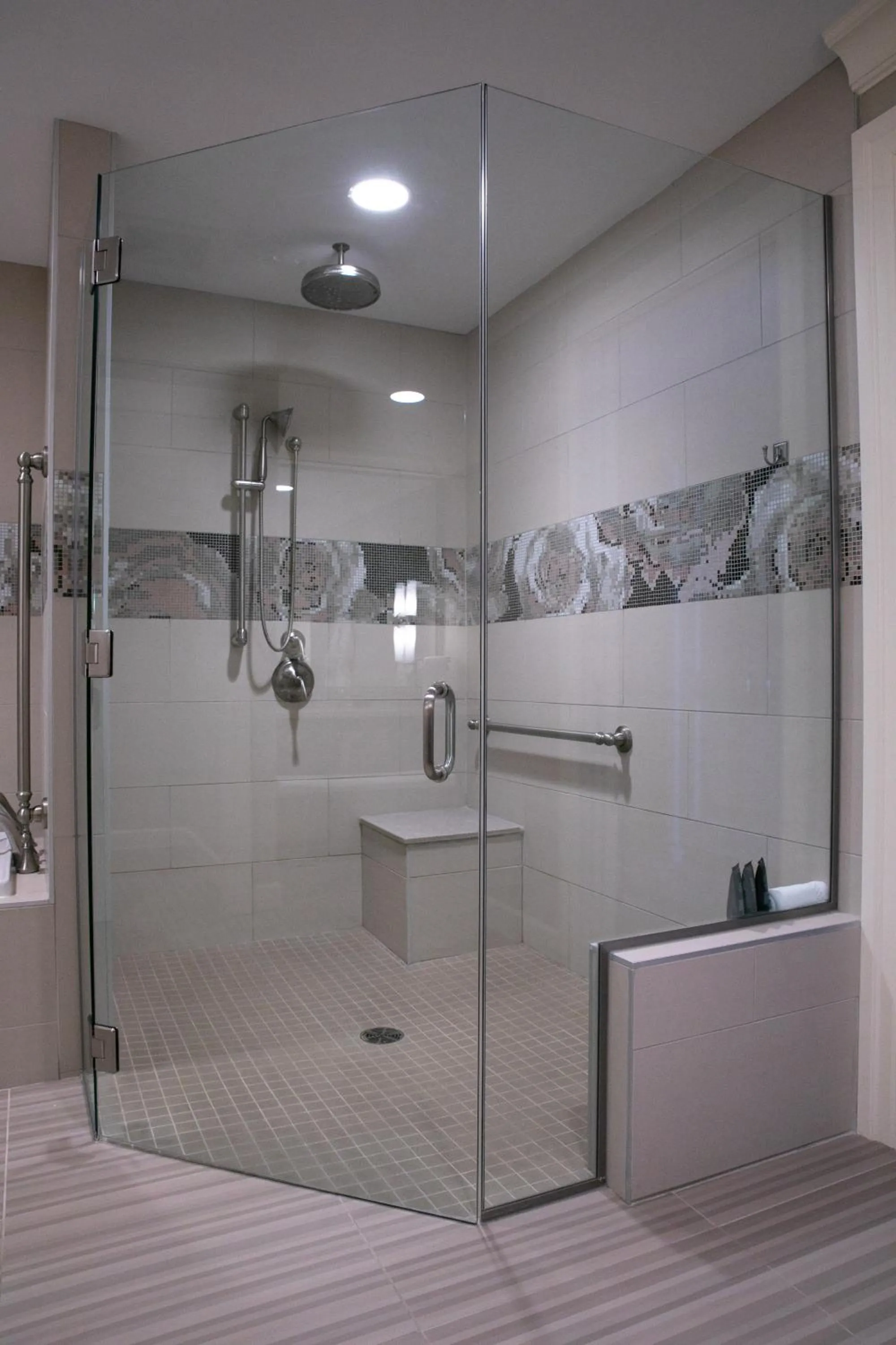 Shower in The Bruce Hotel