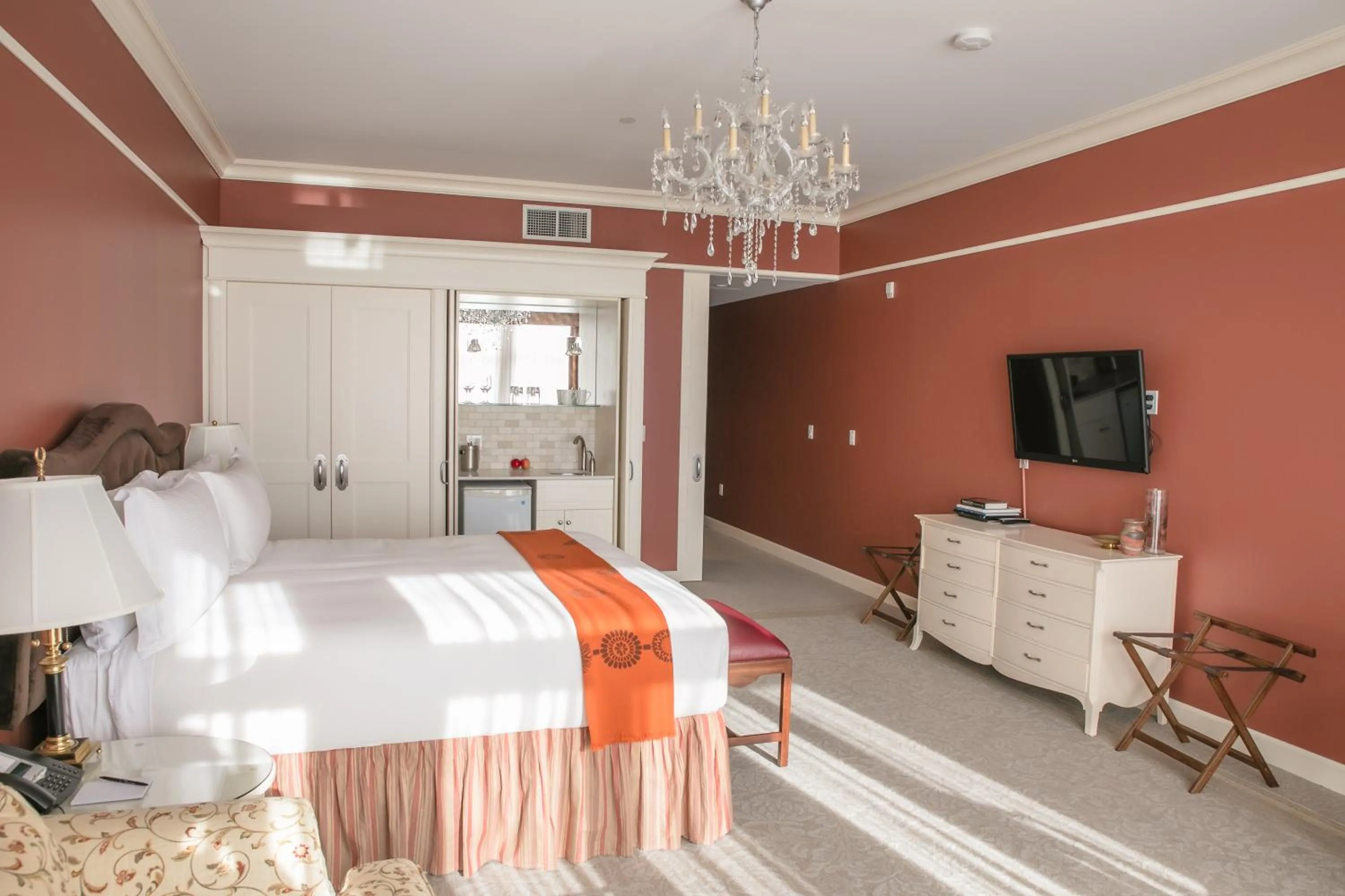 Bed in The Bruce Hotel