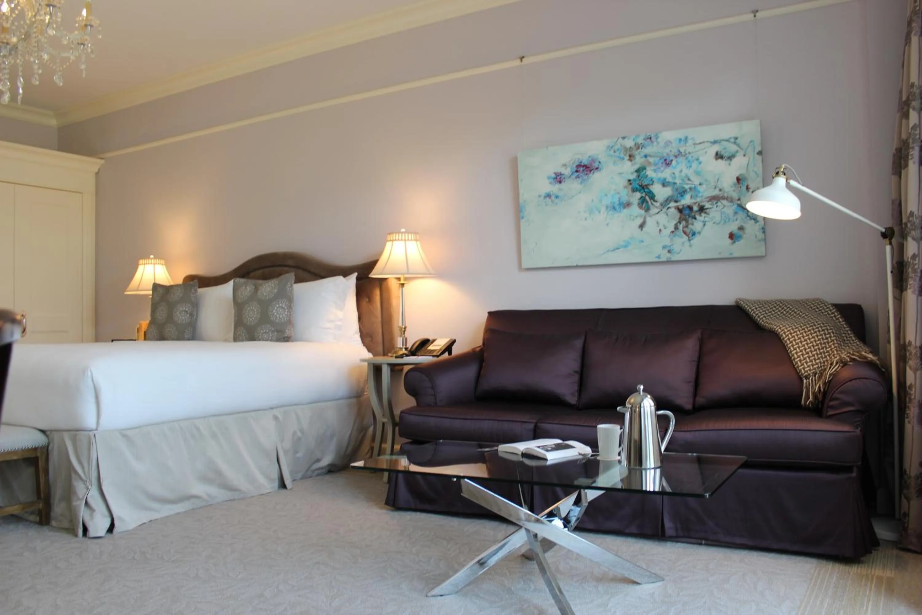 Bed in The Bruce Hotel