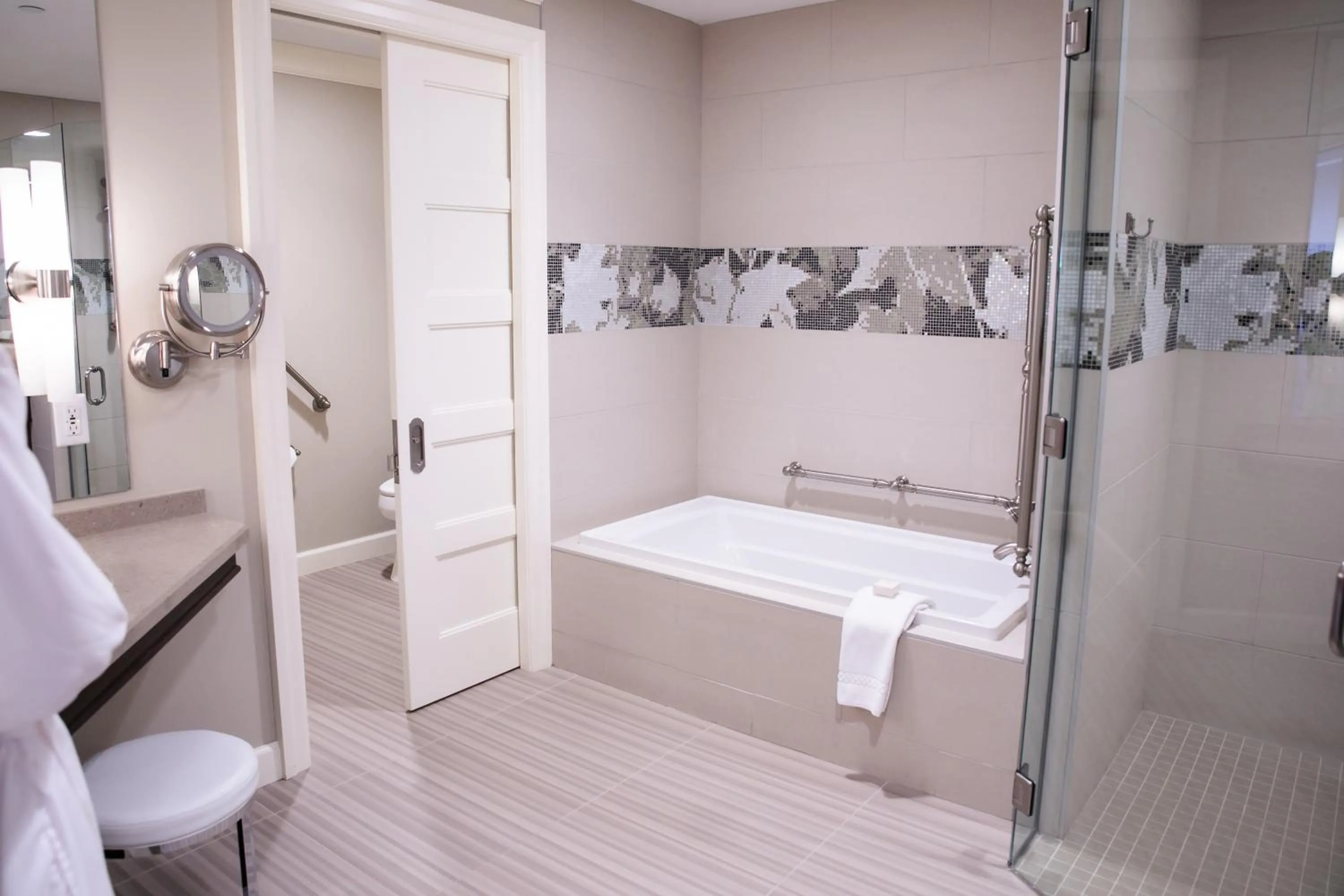 Shower in The Bruce Hotel