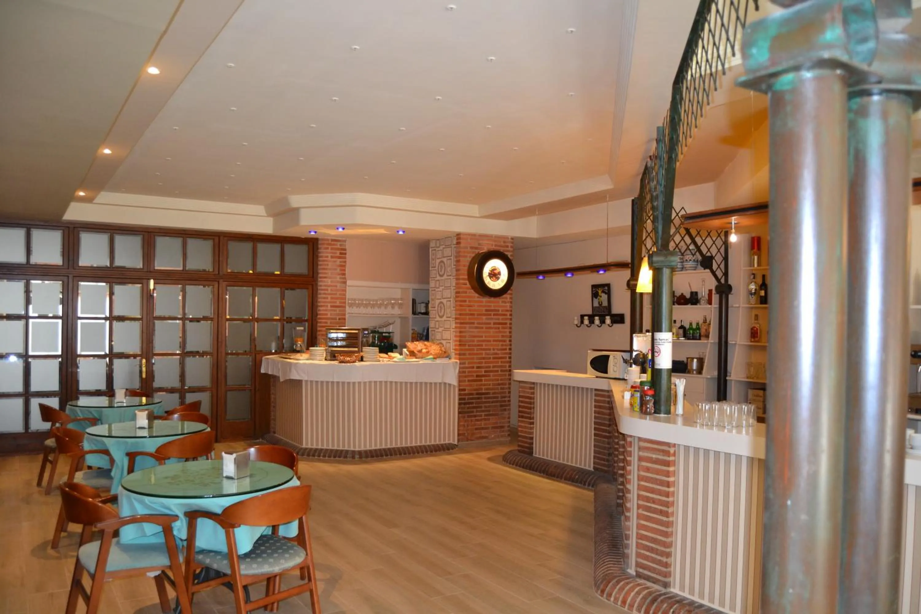 Lounge or bar in Hotel Villegas