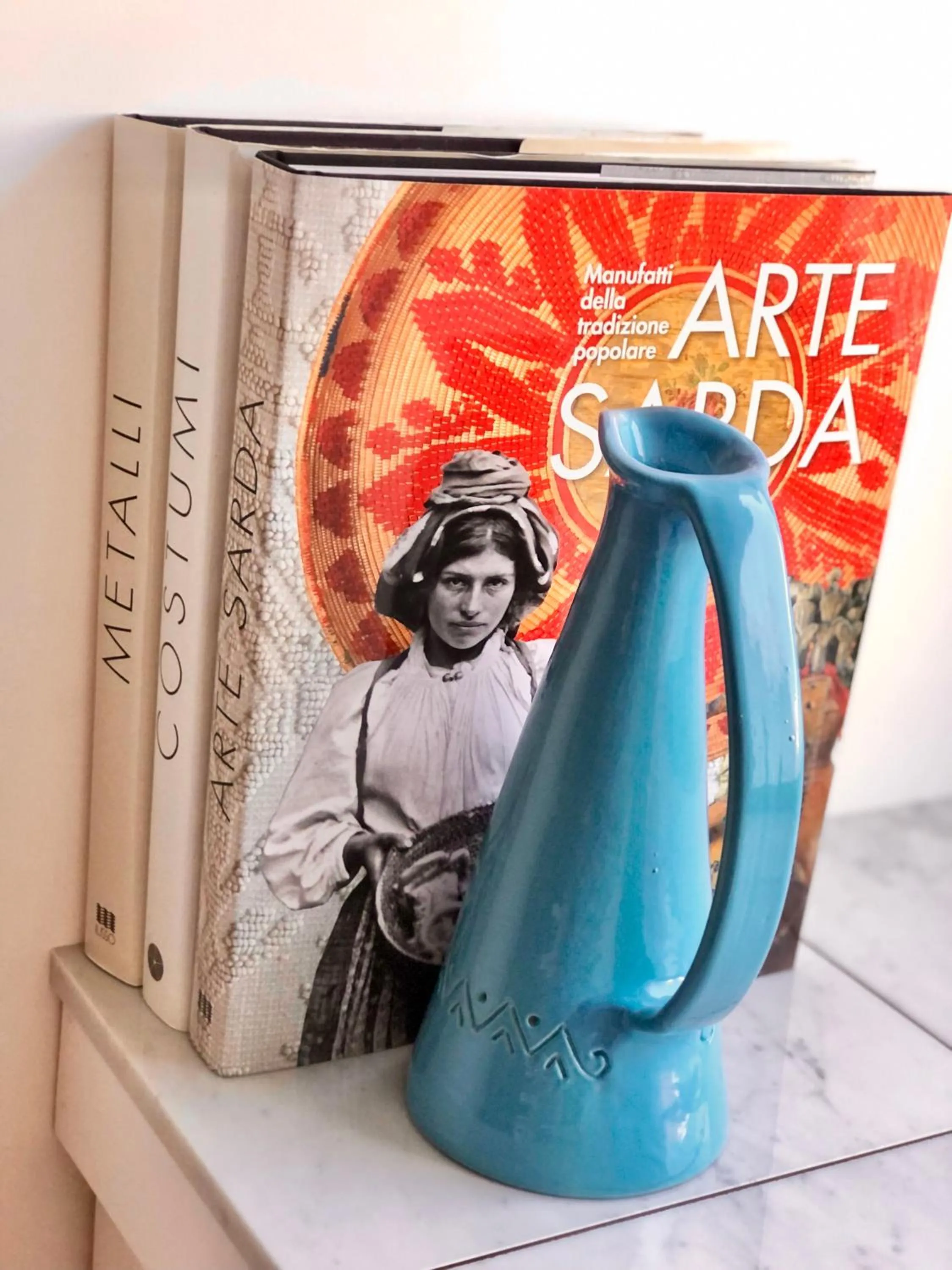 Communal lounge/ TV room in TigellioTre Bed and Breakfast