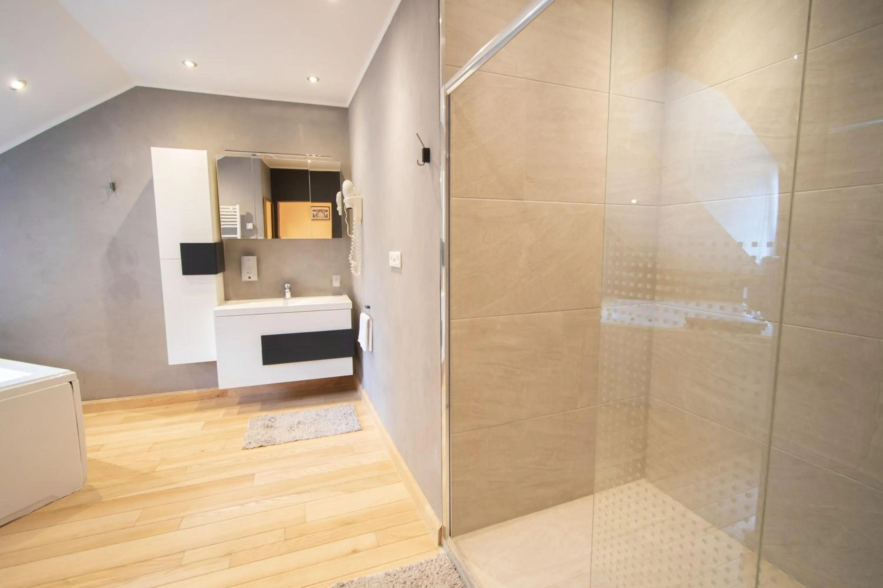 Shower in Aux Tanneries de Wiltz