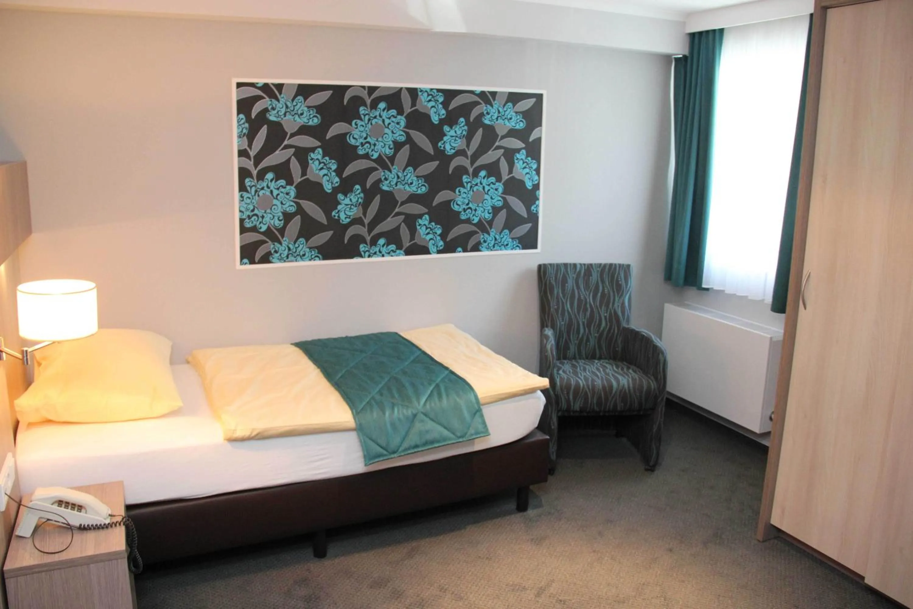 Bedroom, Bed in Hotel du Commerce - Restaurant La Table de Clervaux