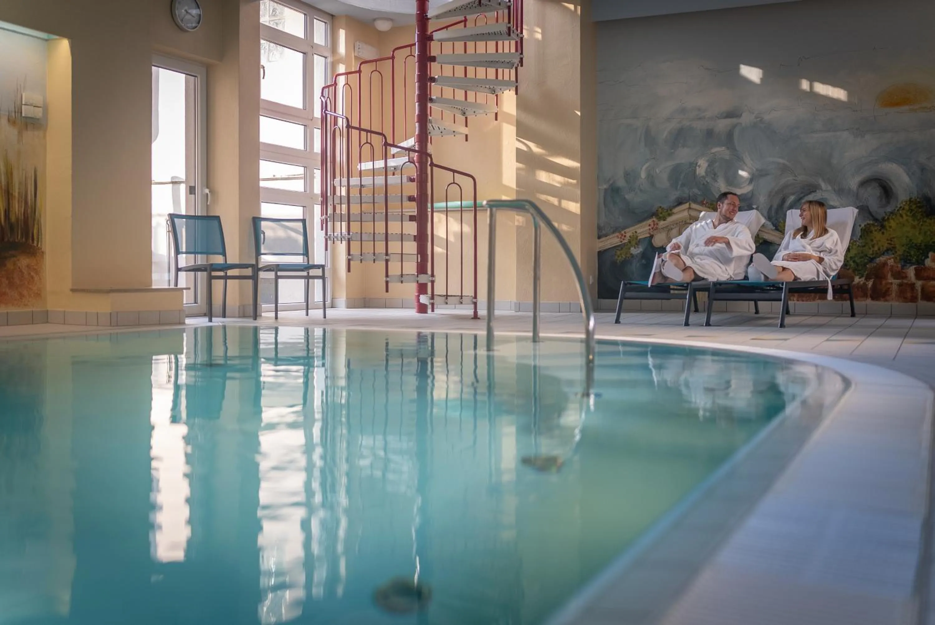 Swimming pool in Hotel du Commerce - Restaurant La Table de Clervaux