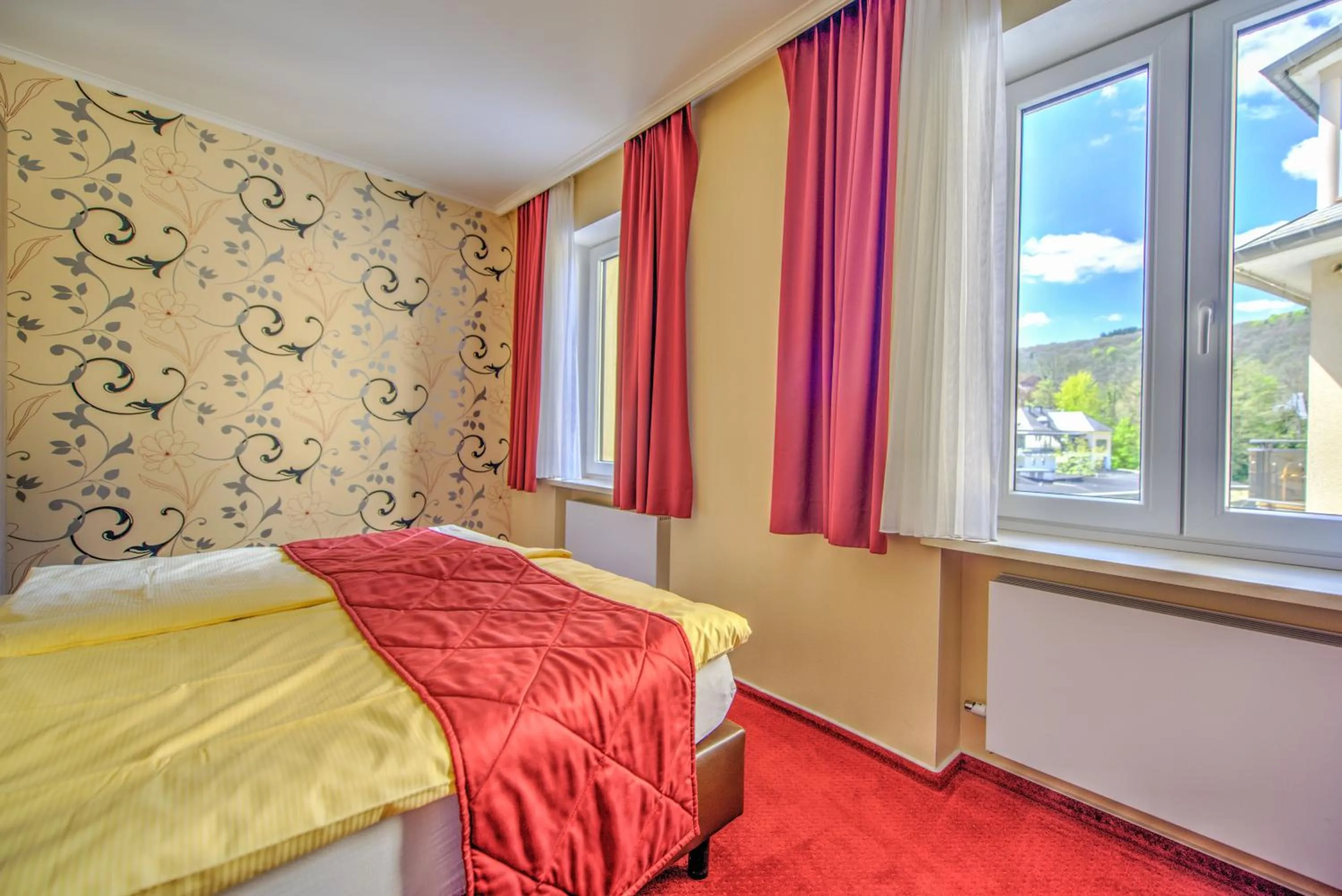 Bed in Hotel du Commerce - Restaurant La Table de Clervaux