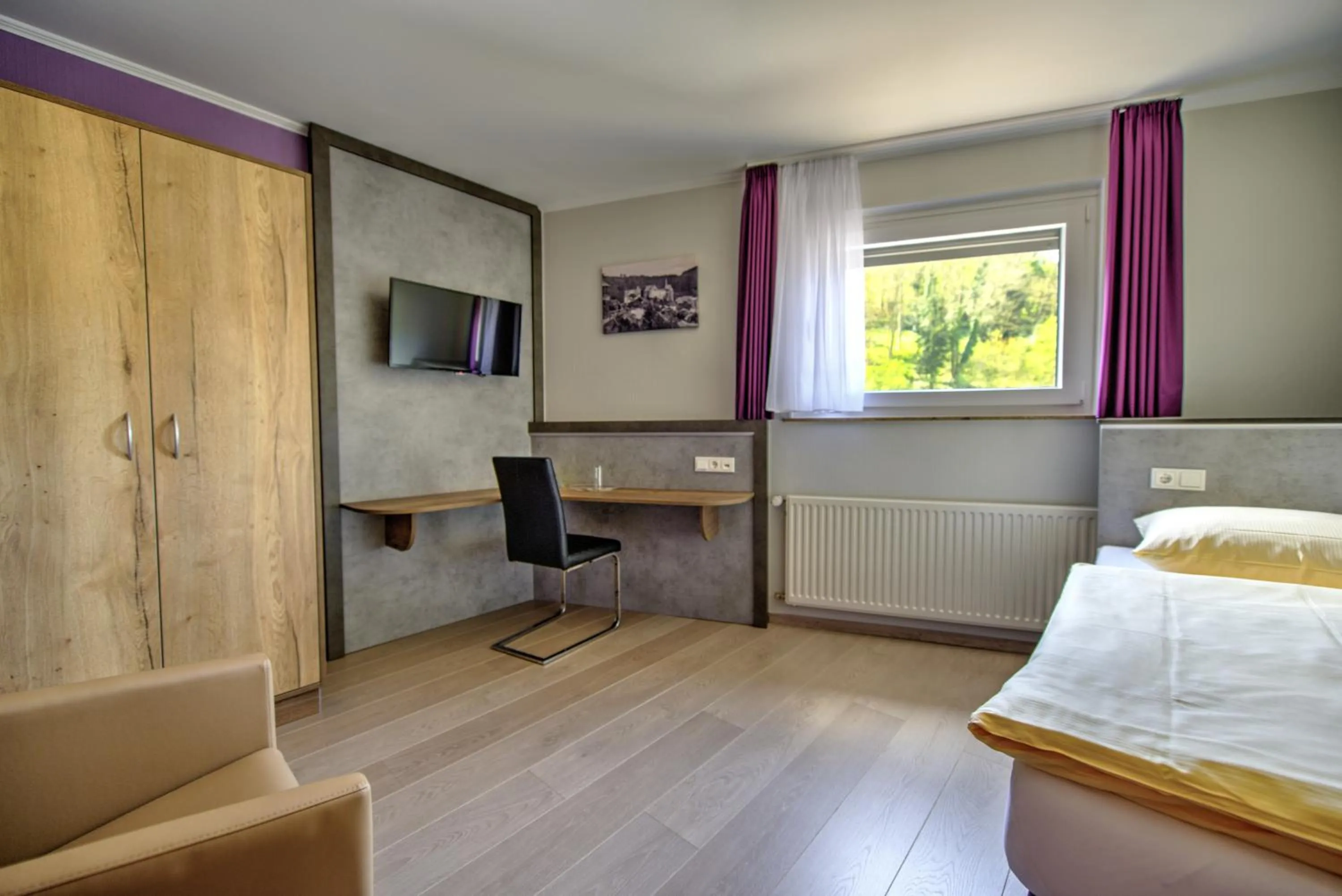 Bed in Hotel du Commerce - Restaurant La Table de Clervaux