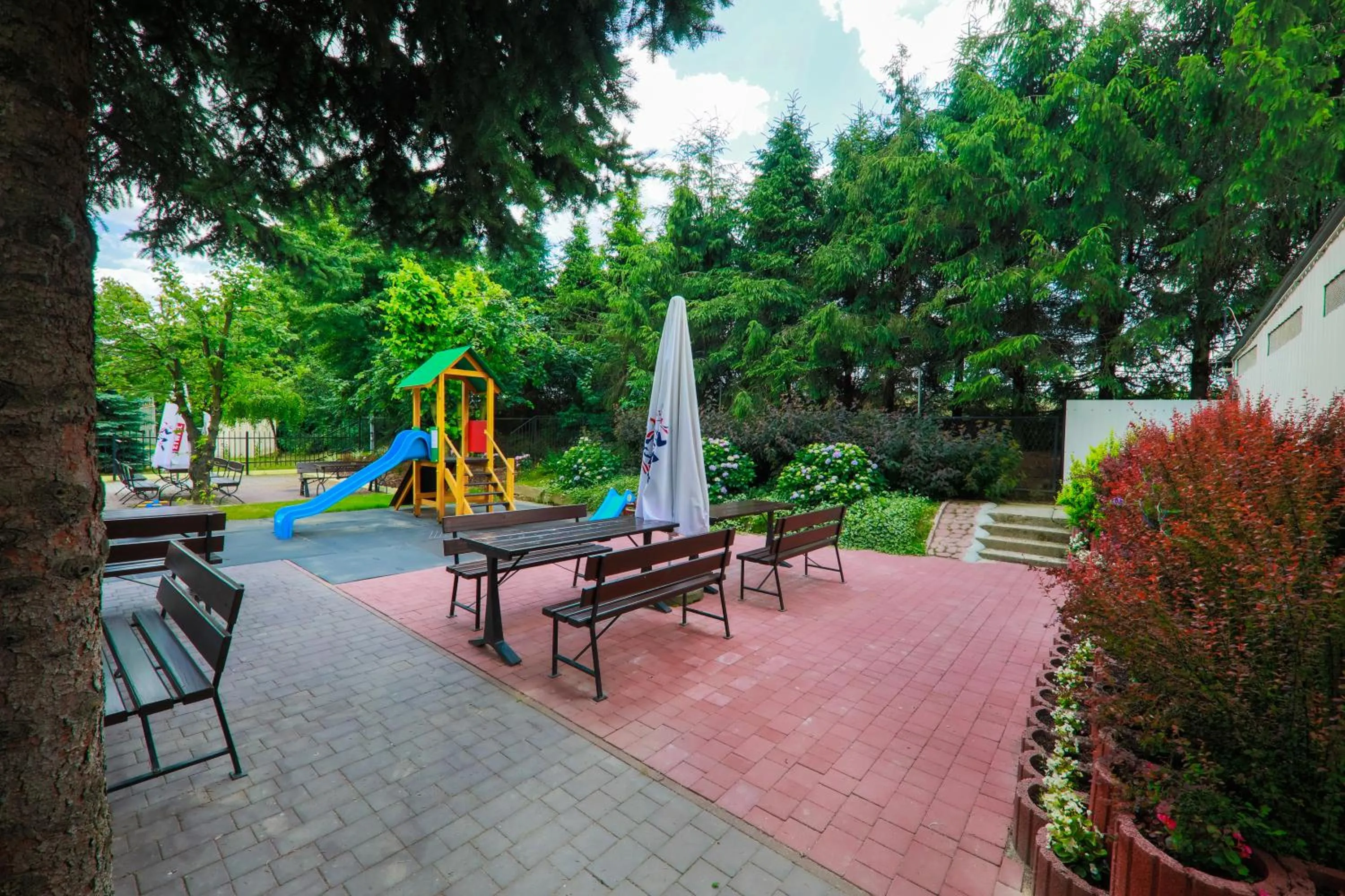 Hotel Restauracja Leliwa