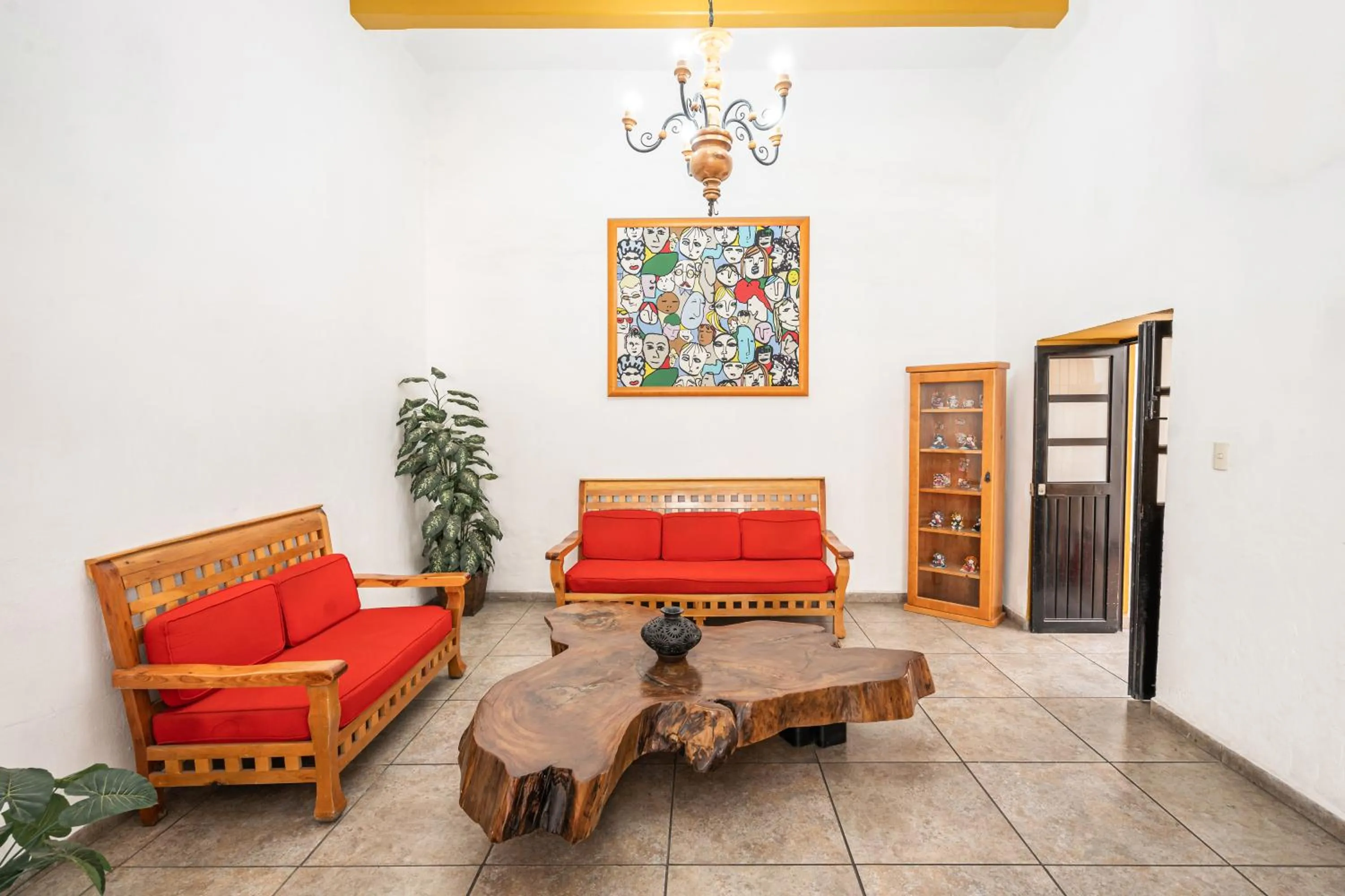 Living room in Cinco de Mayo Hotel