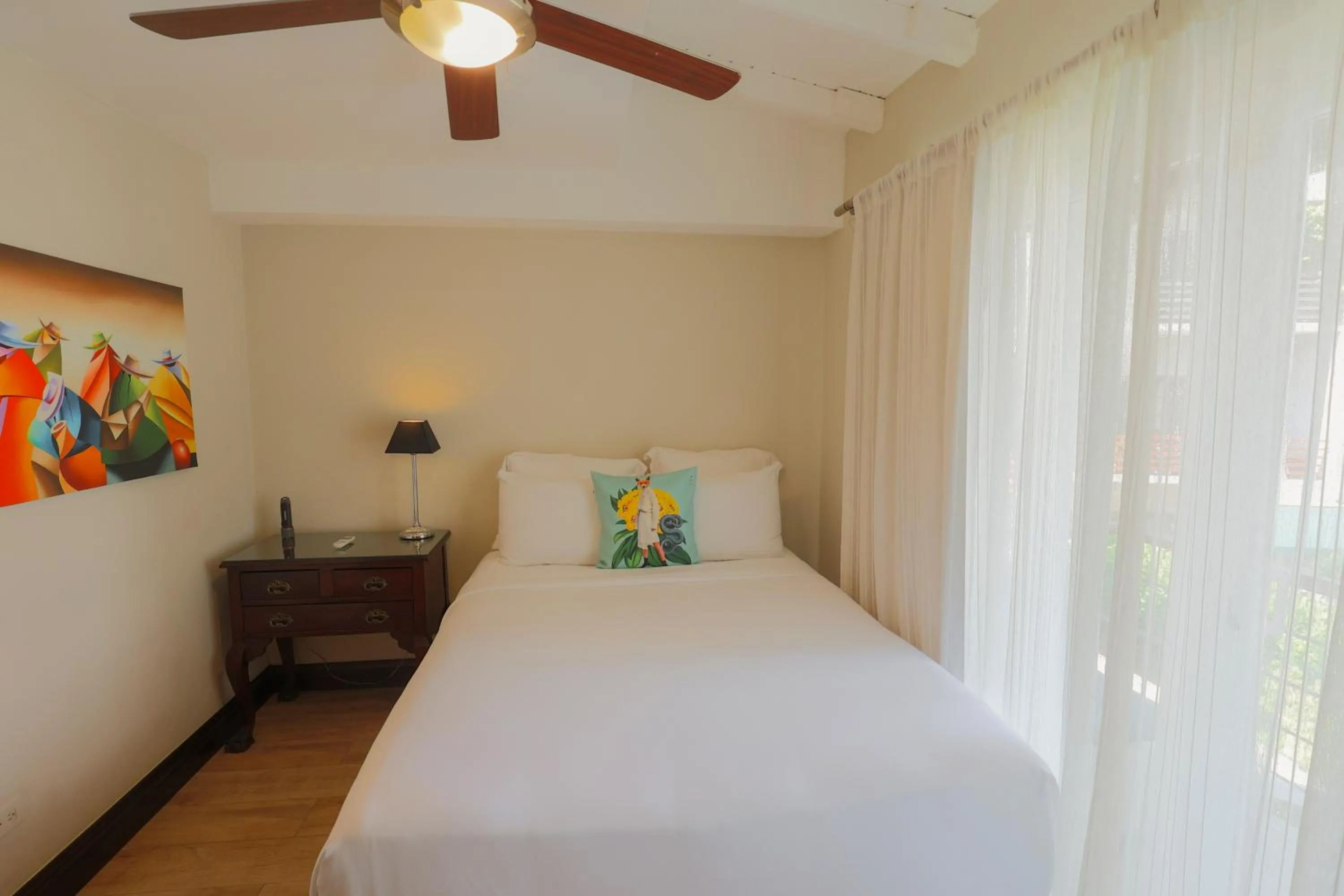 Text overlay, Bed in La Concordia - Boutique Hotel