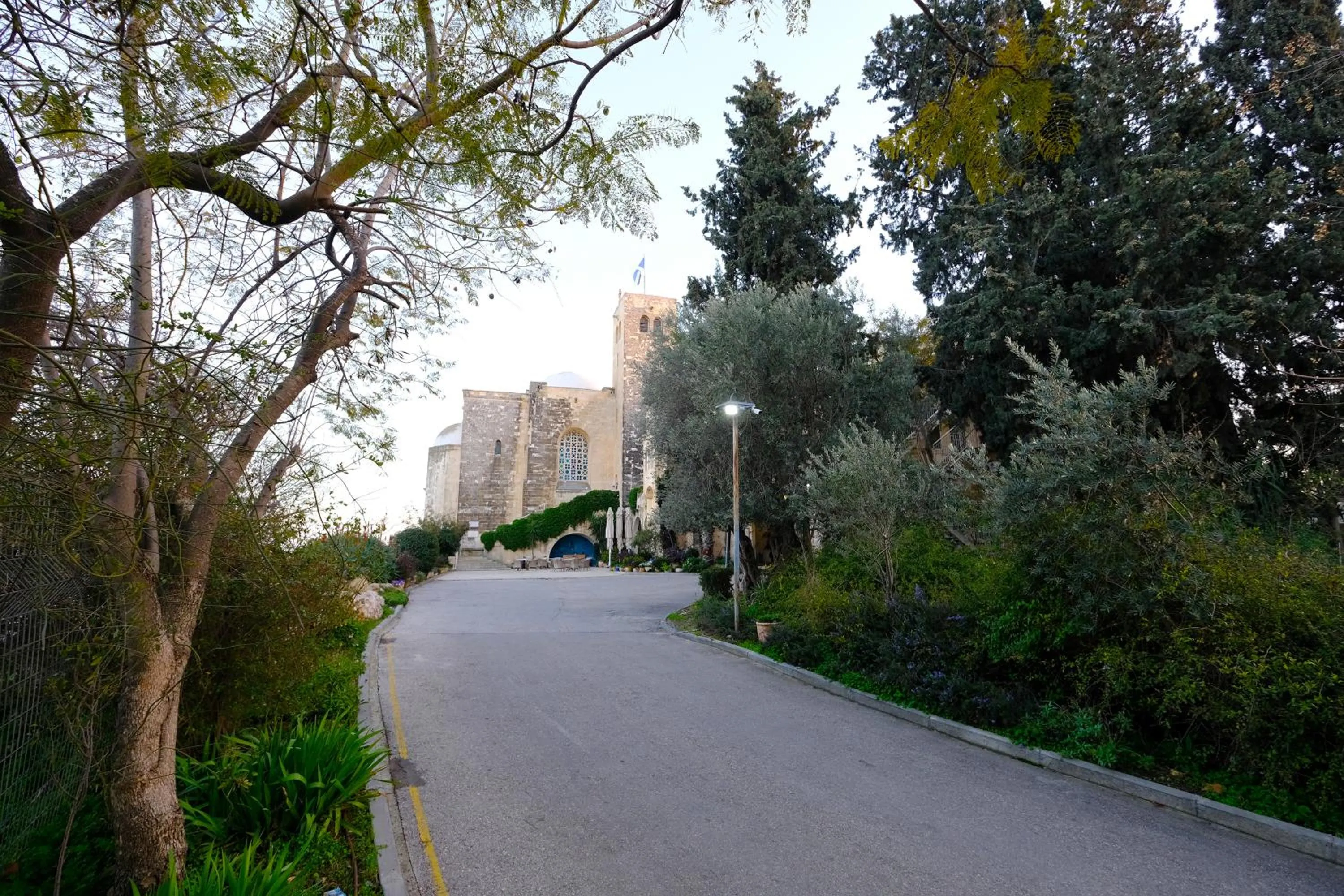 Facade/entrance in Scots House Hotel