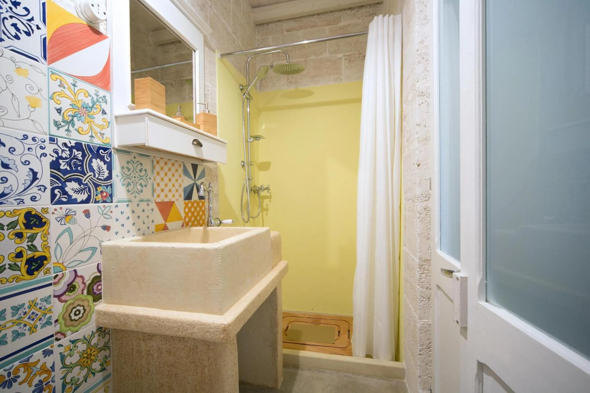 Shower in Villa Trullo Indipendente