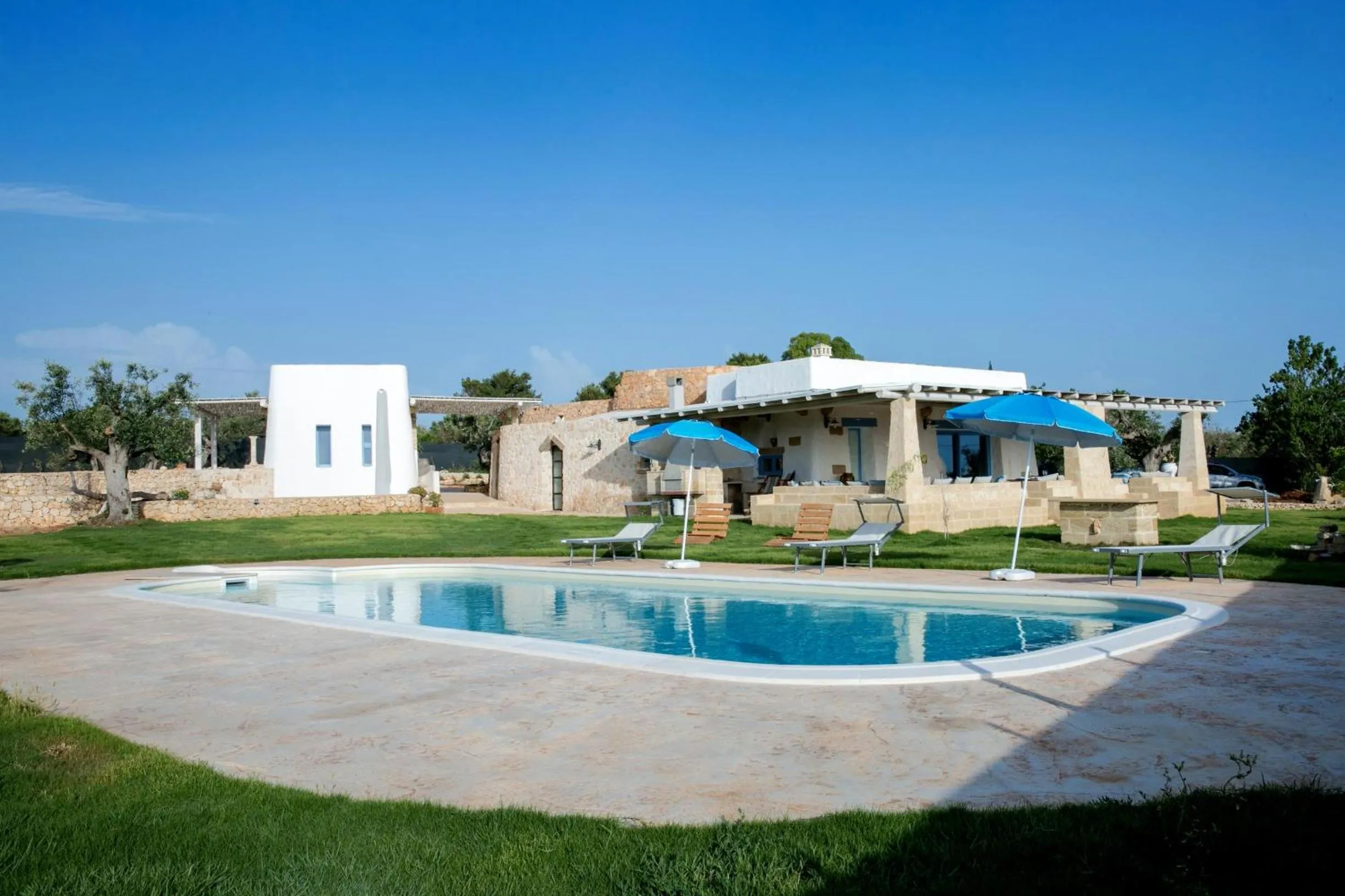 Swimming pool in Villa Trullo Indipendente