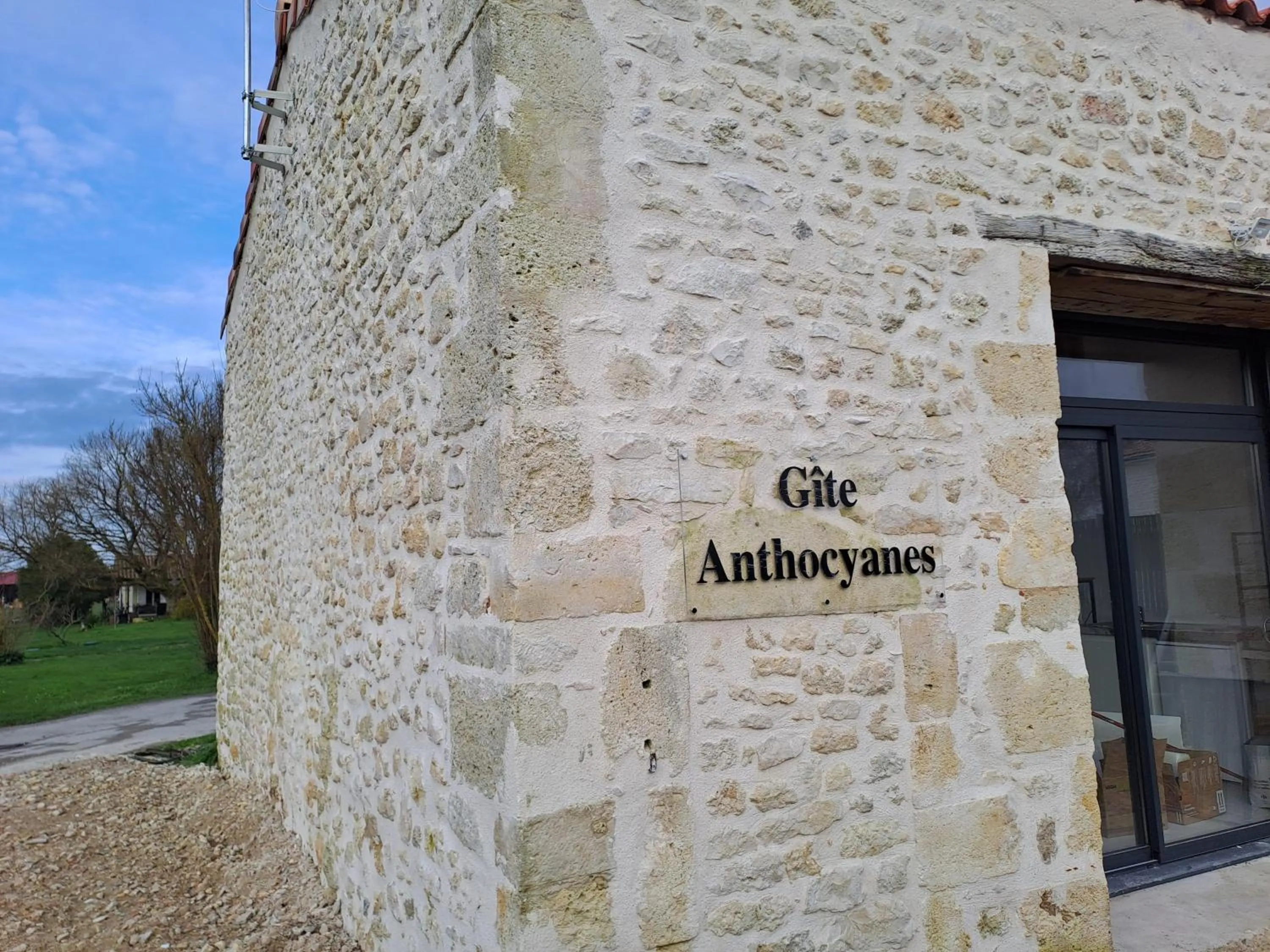 Facade/entrance in Chambres d'Hôtes Château Pierre de Montignac