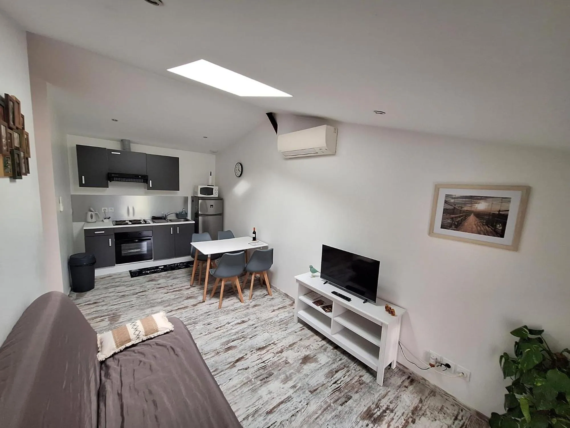 kitchen in Chambres d'Hôtes Château Pierre de Montignac