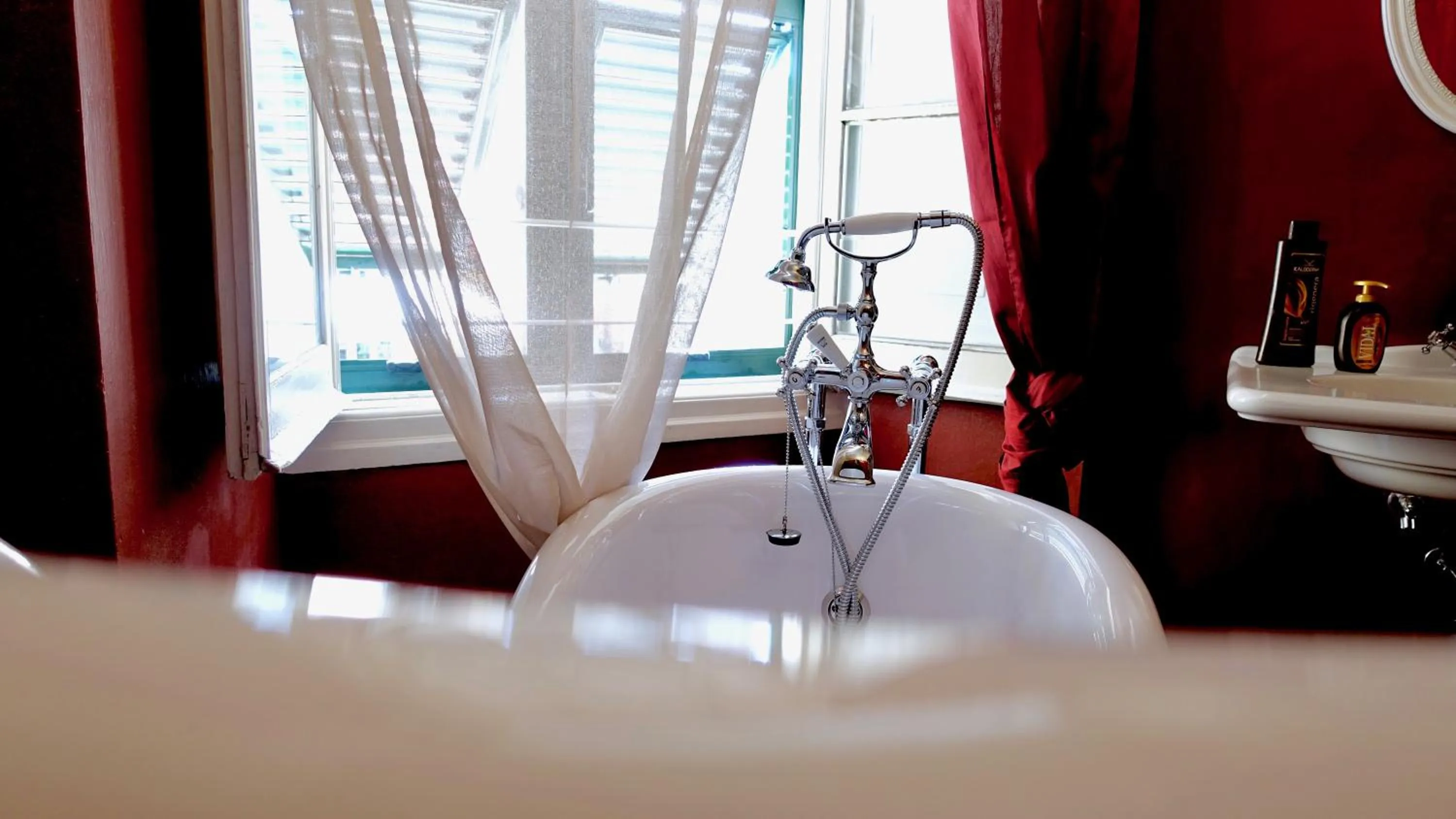 Bathroom, Bed in Antico Pozzo Bed and Breakfast