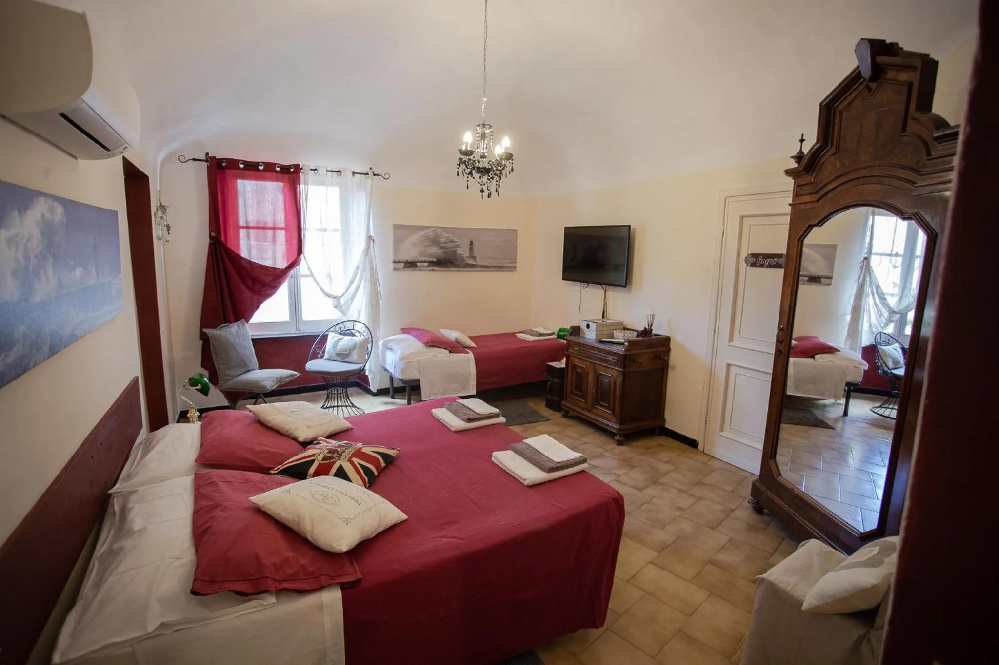 Photo of the whole room, Bed in Antico Pozzo Bed and Breakfast