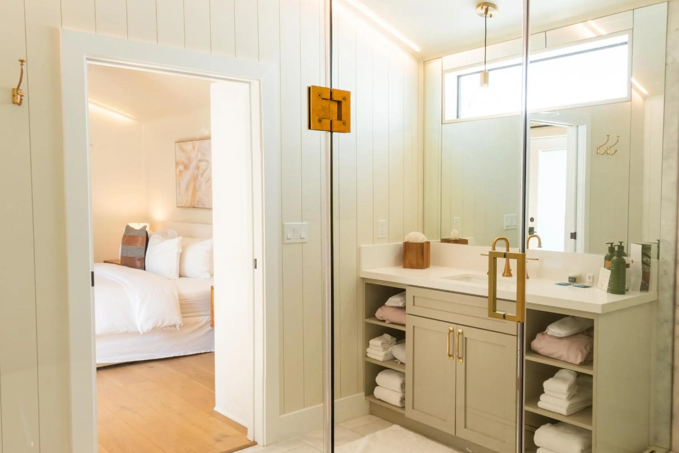 Bathroom, Bed in CALAMIGOS RANCH Resort & Spa