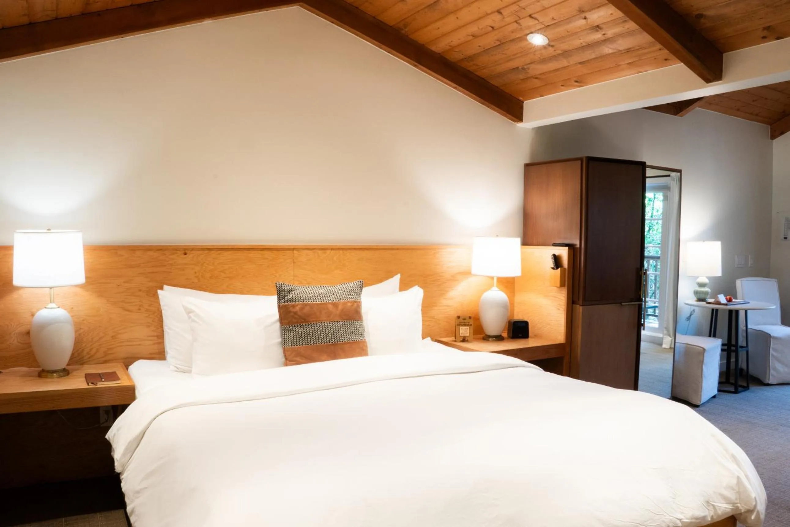 Bedroom, Bed in CALAMIGOS RANCH Resort & Spa